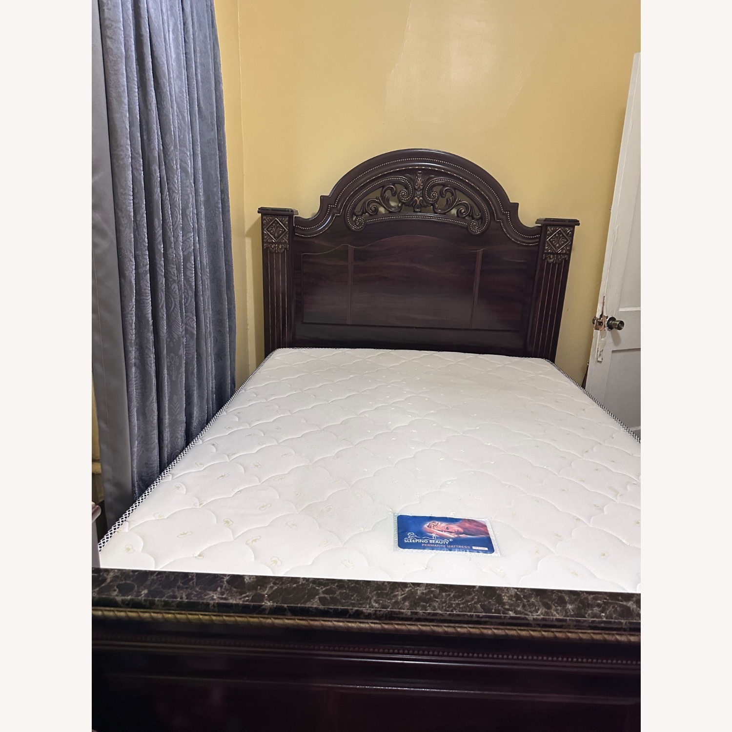 Ashley Queen size Bed - image-4