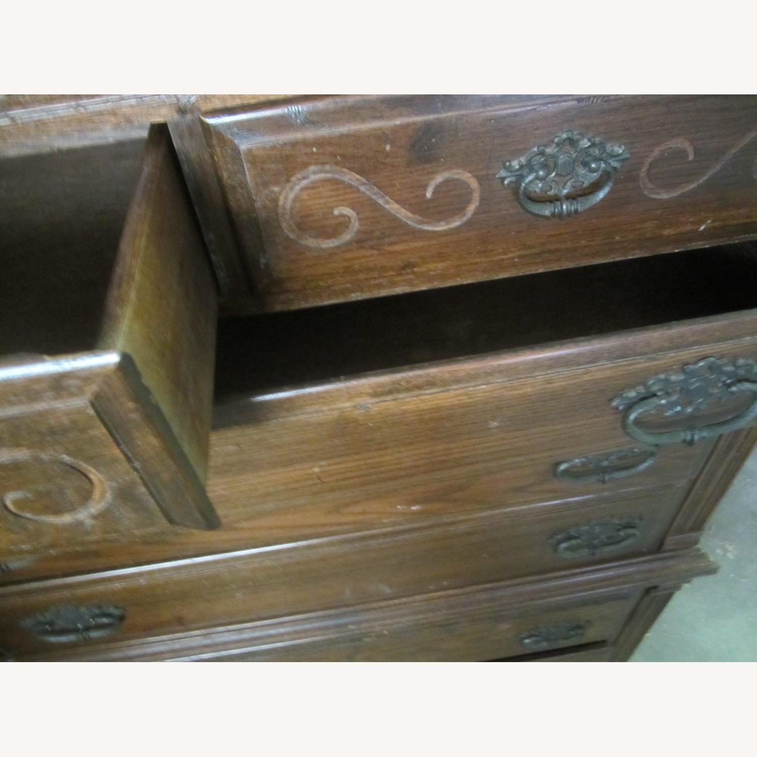 VTG Ethan Allen Tall Gents Dresser, 7 Drawers - image-8