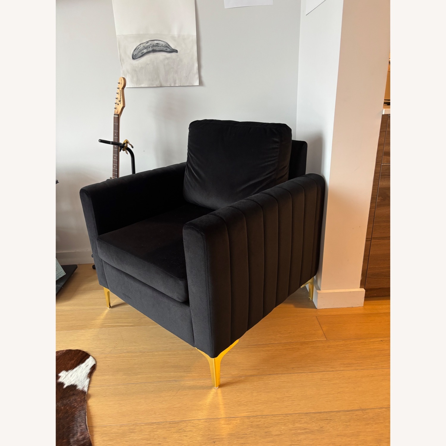 Black & Gold Velvet Accent Chair - image-2