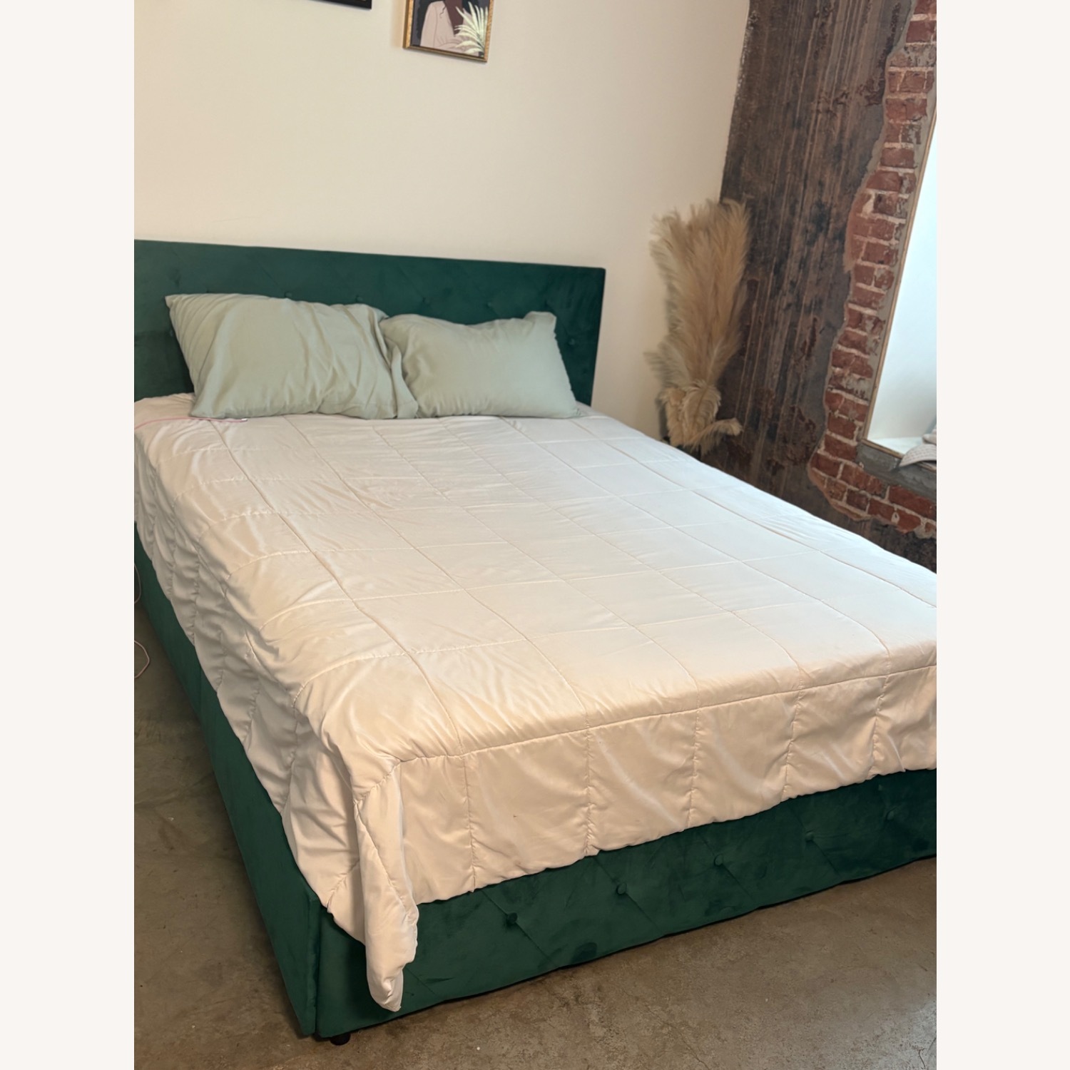 Queen Velvet Hunter Green Bed  - image-5