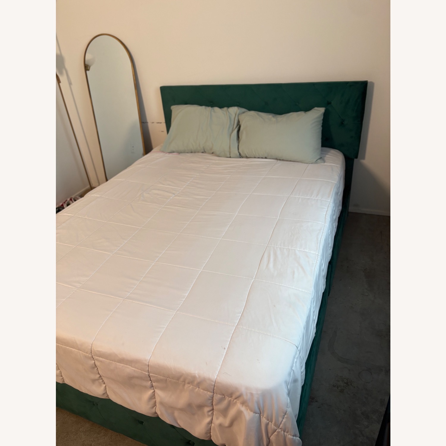Queen Velvet Hunter Green Bed  - image-3