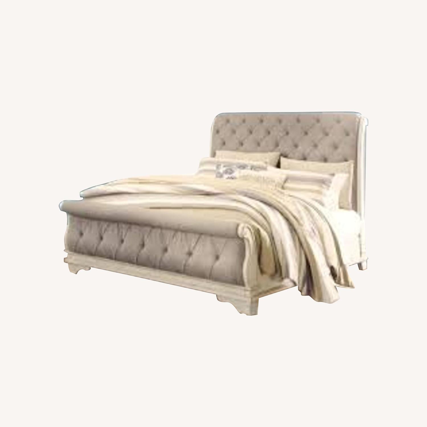 Ashley Realyn King Sleigh Bed - image-0