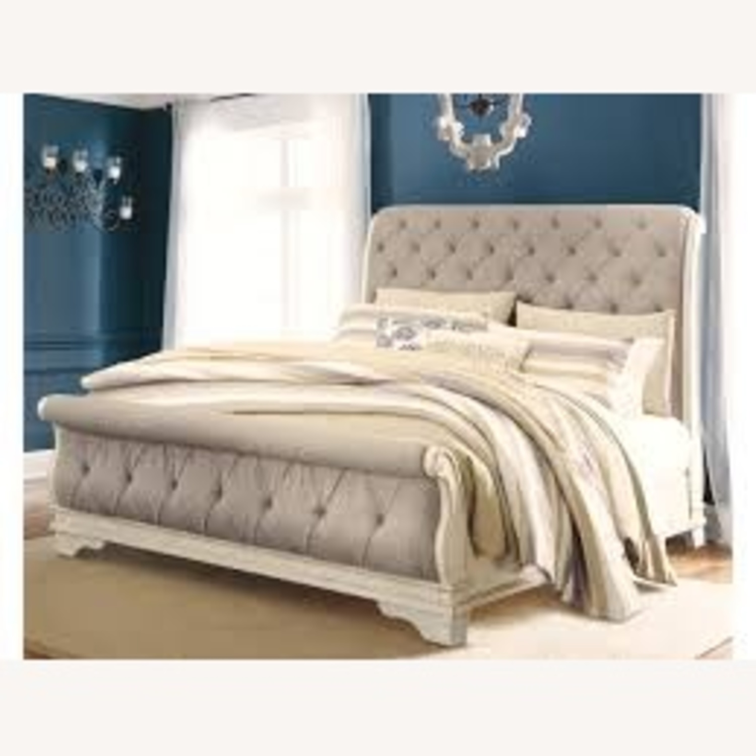 Ashley Realyn King Sleigh Bed - image-5