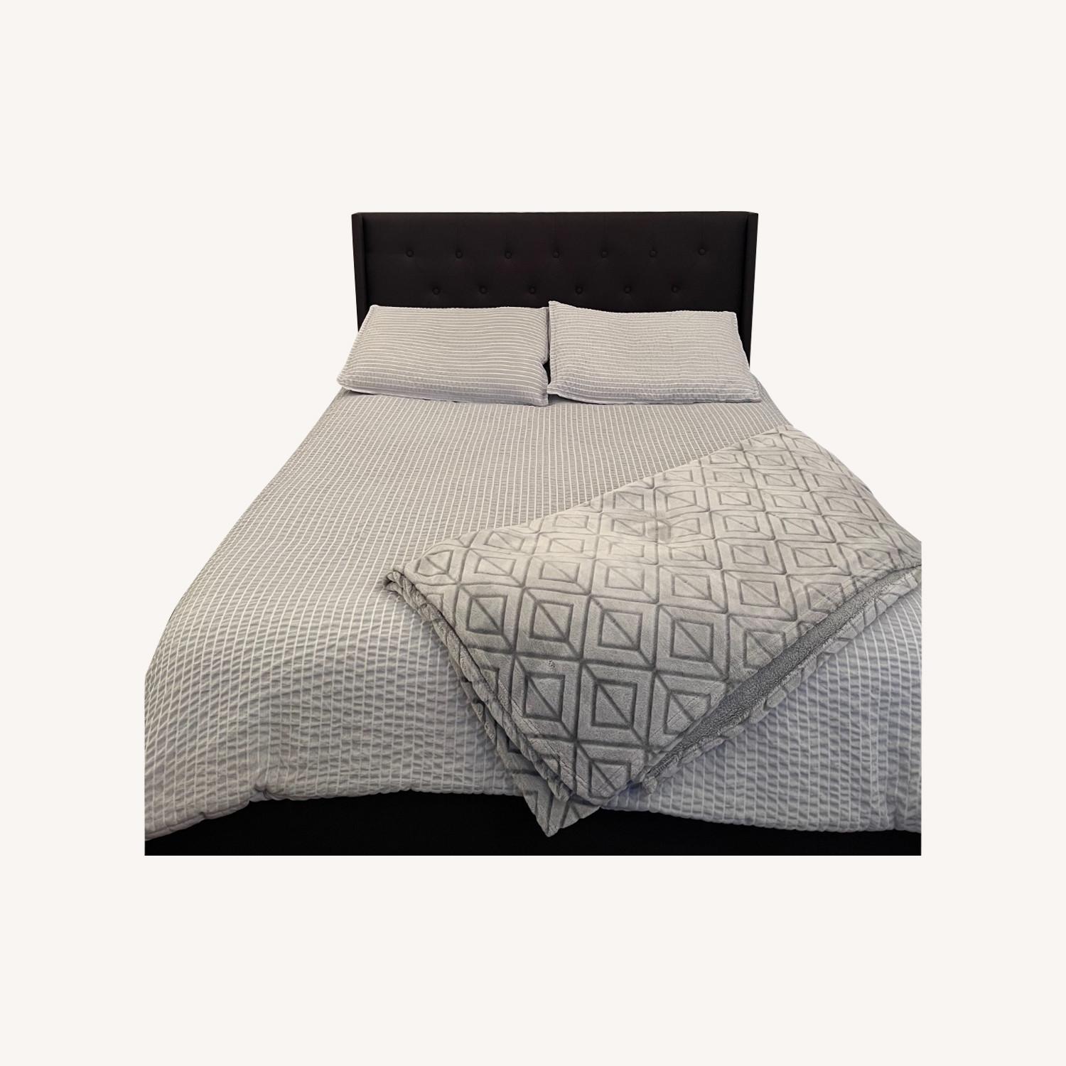 Upholstered Platform Bed (Full) Charcoal - image-0