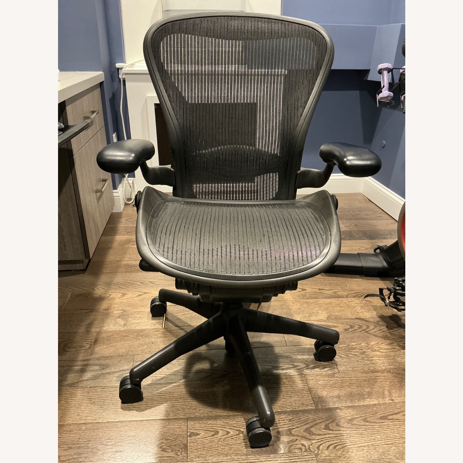 Herman Miller Aeron Chair - image-1