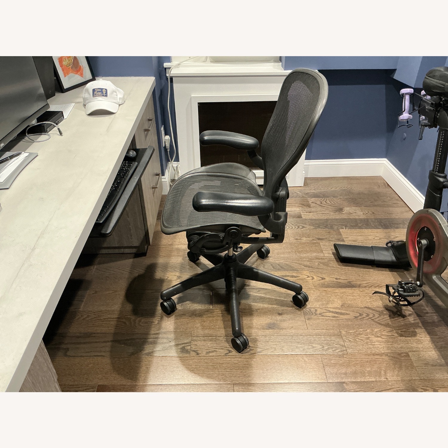 Herman Miller Aeron Chair - image-2
