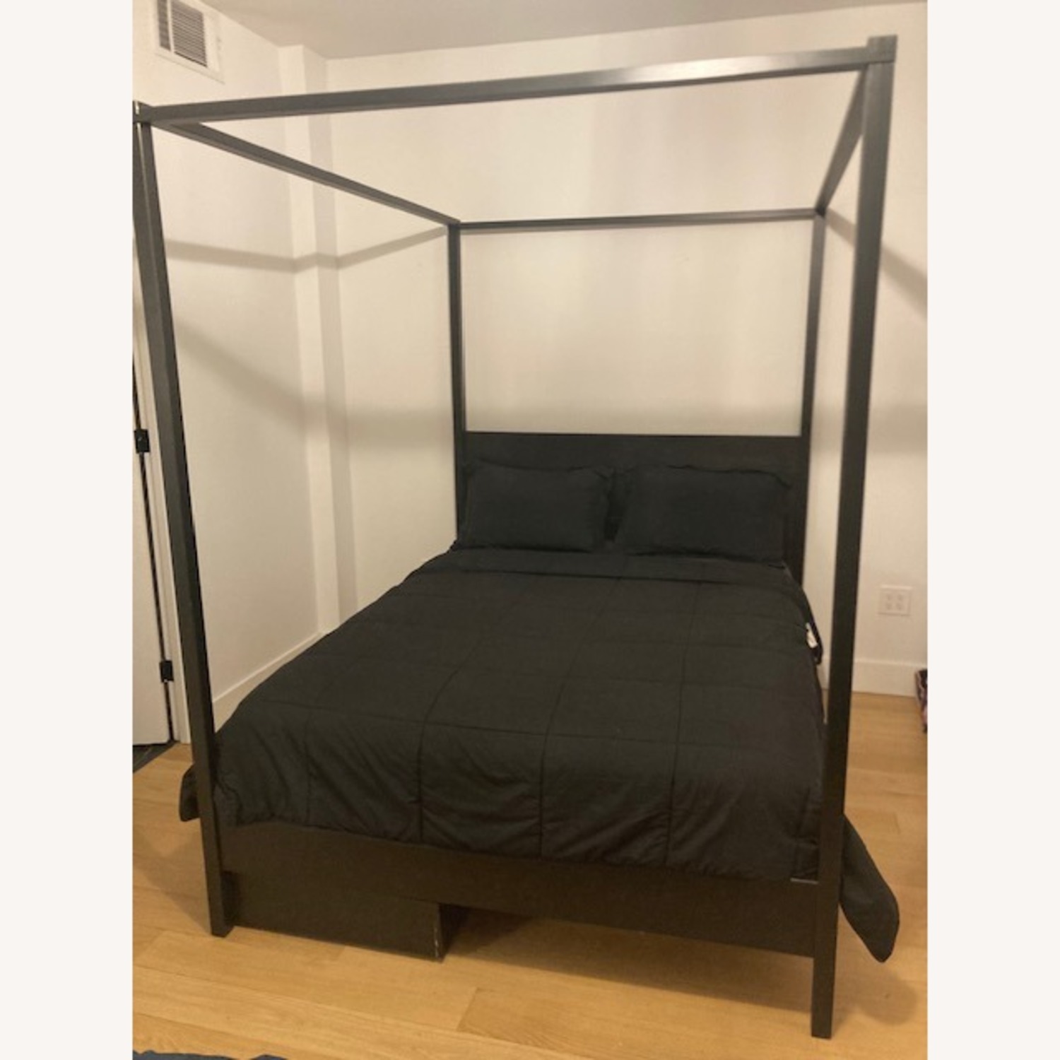 YTTERVÅG Elegant Four-Poster Queen Bed with Storage - image-1