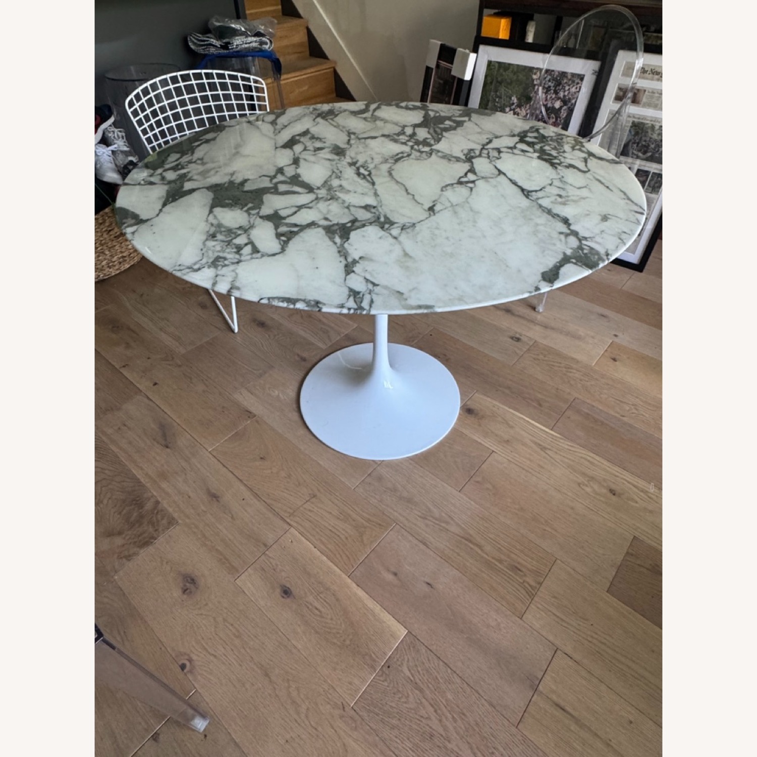 Knoll Saarinen Dining Table Round Arabescato Top - image-1