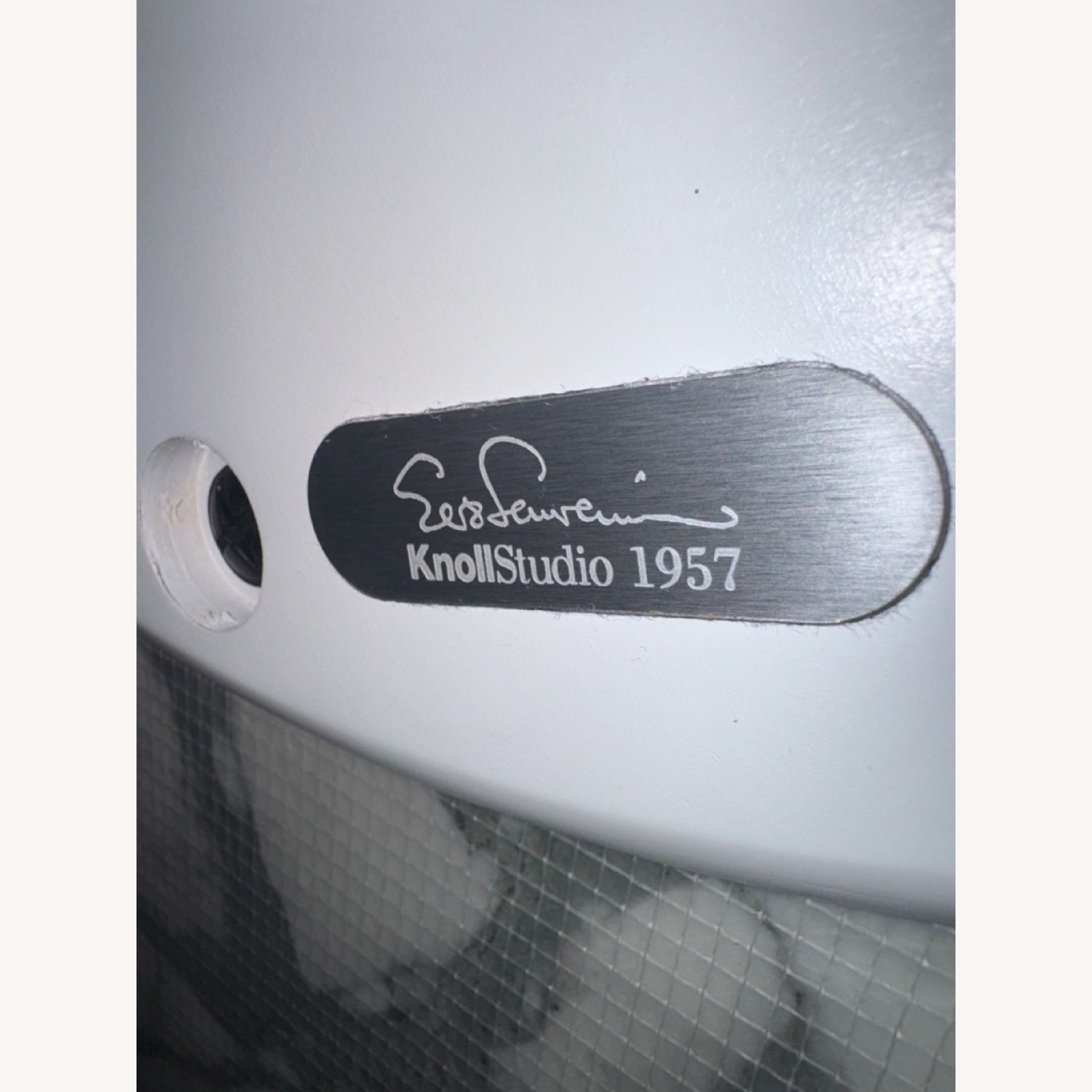 Knoll Saarinen Dining Table Round Arabescato Top - image-2