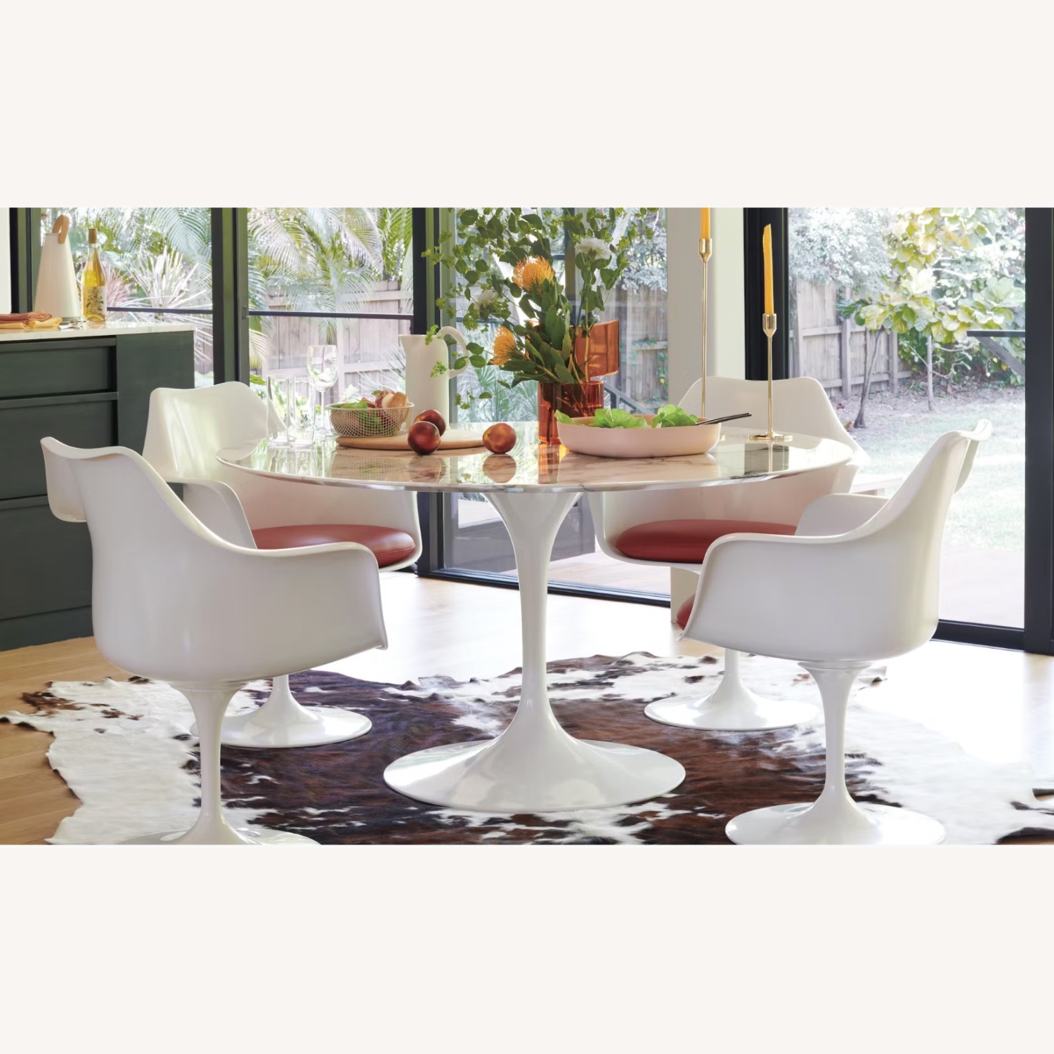 Knoll Saarinen Dining Table Round Arabescato Top - image-4