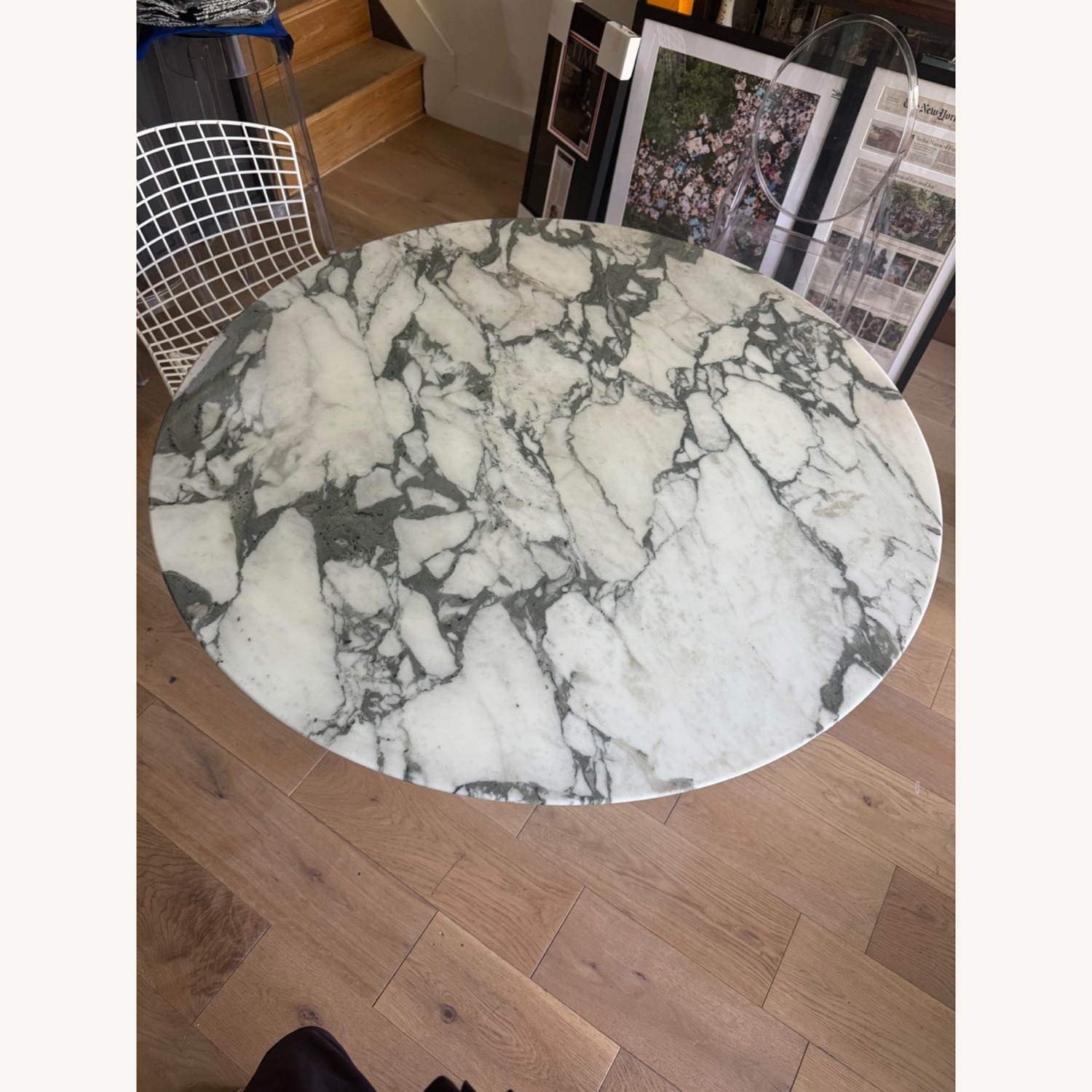 Knoll Saarinen Dining Table Round Arabescato Top - image-3