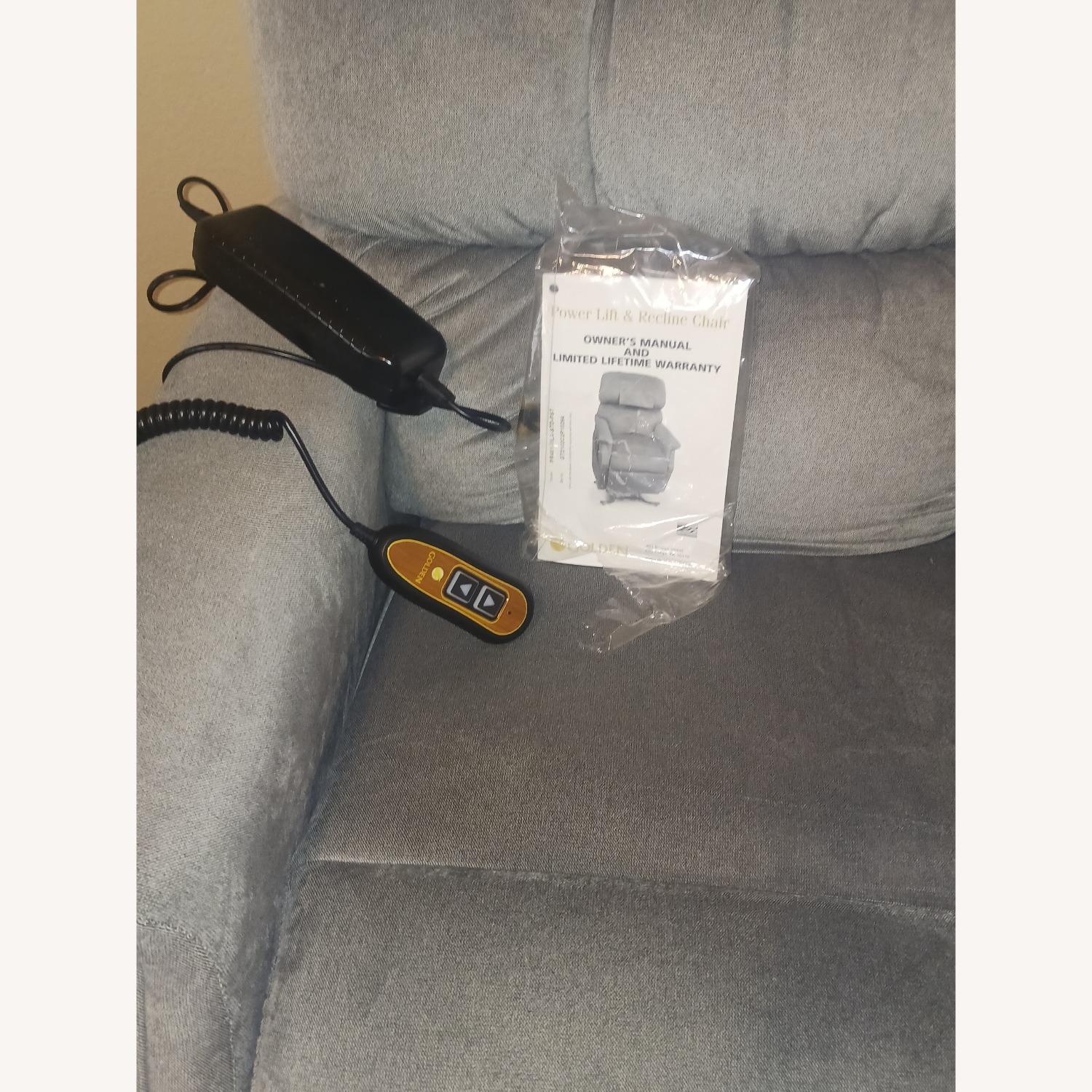 Goldenteak Golden Gray Power lift/Recliner - image-4