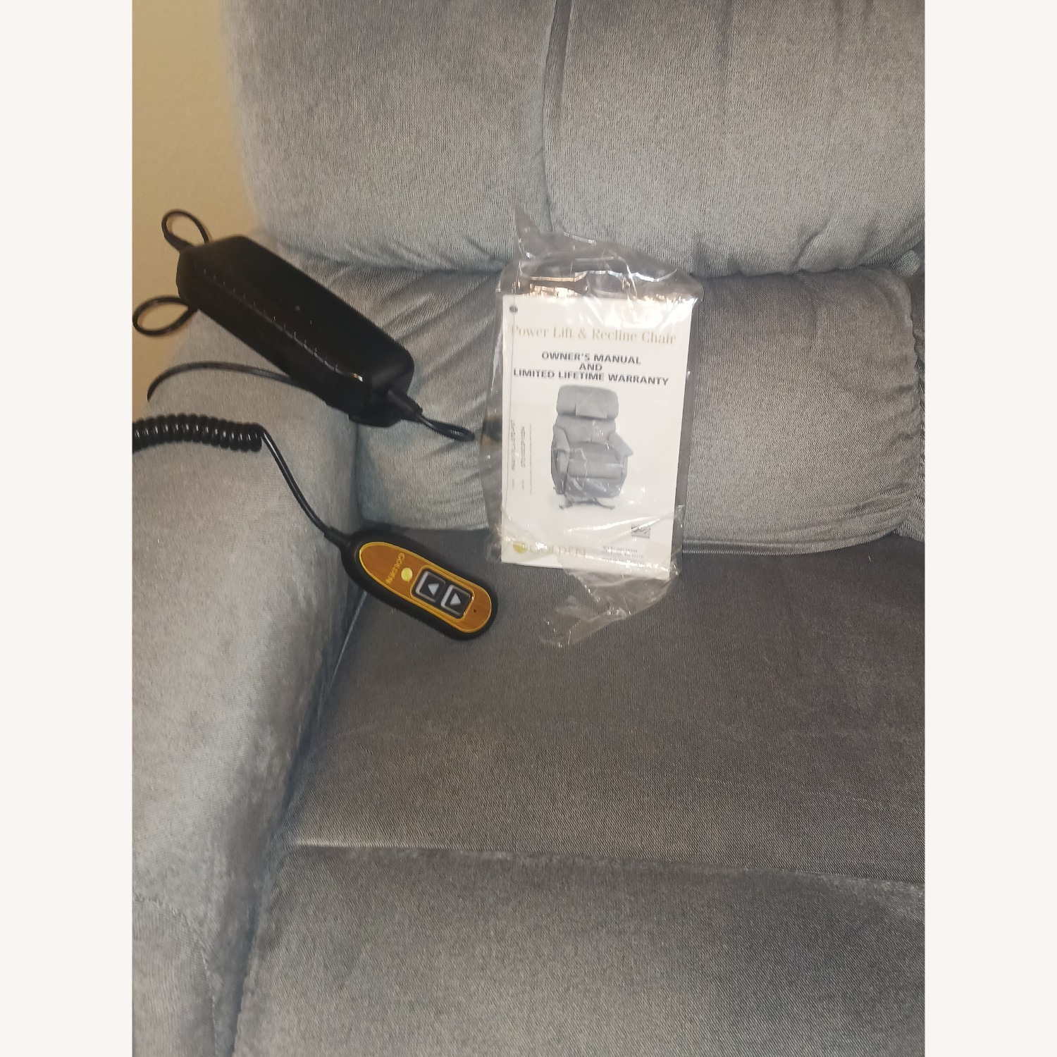 Goldenteak Golden Gray Power lift/Recliner - image-3