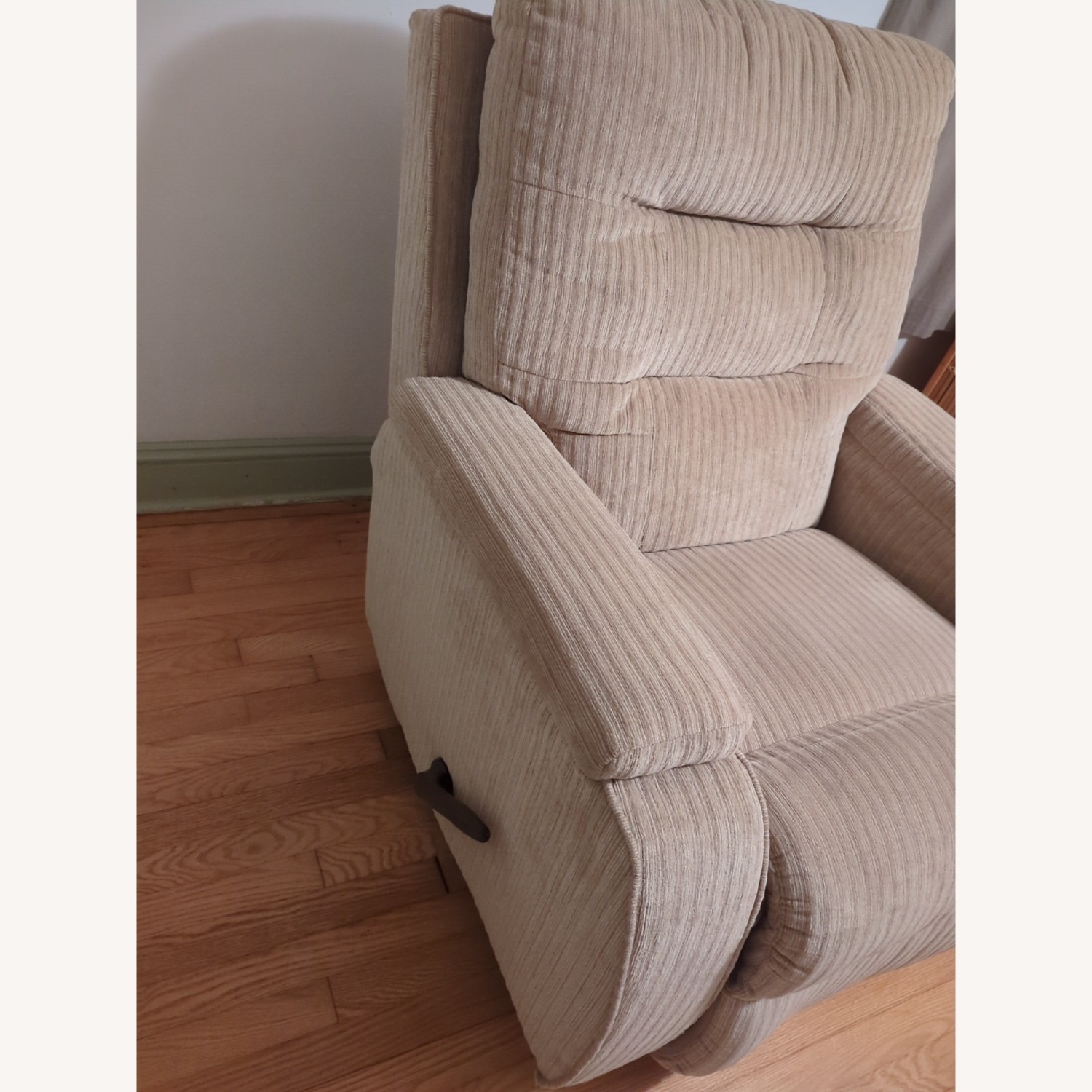 FlexSteel Kerrie Swivel Gliding Recliner - image-2