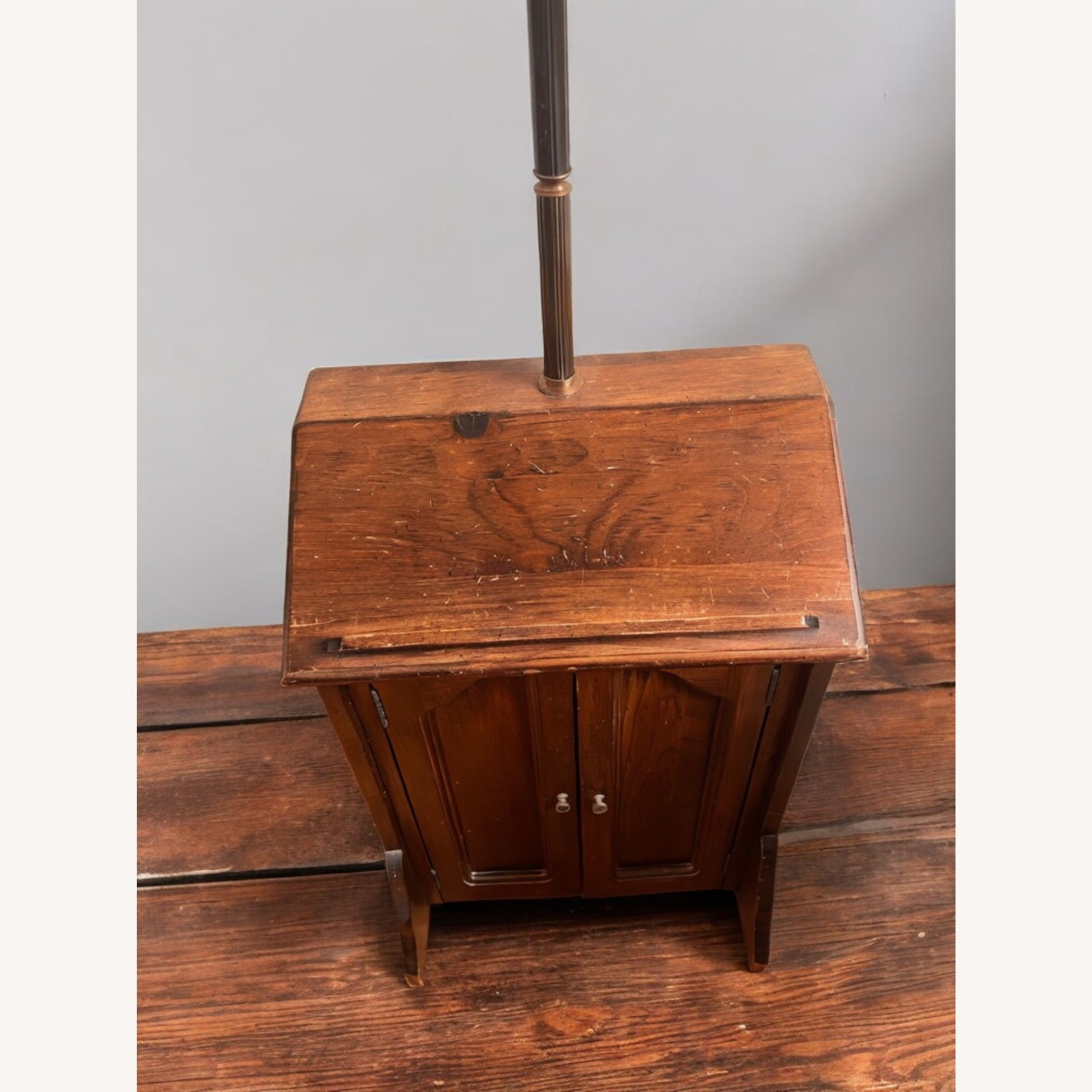 Charming Lamp Table with Cabinet - image-2