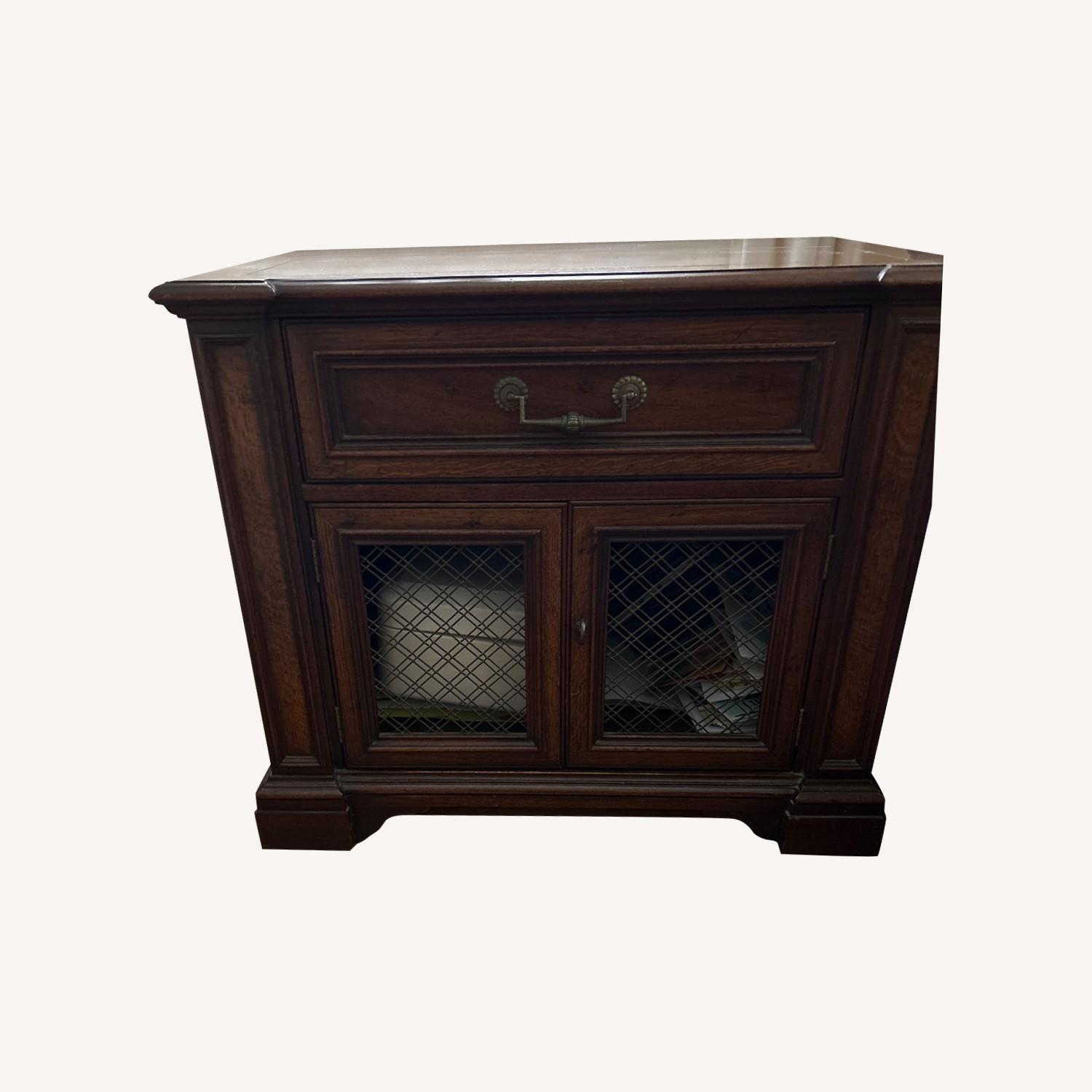 Quality Henredon Night Table - image-0
