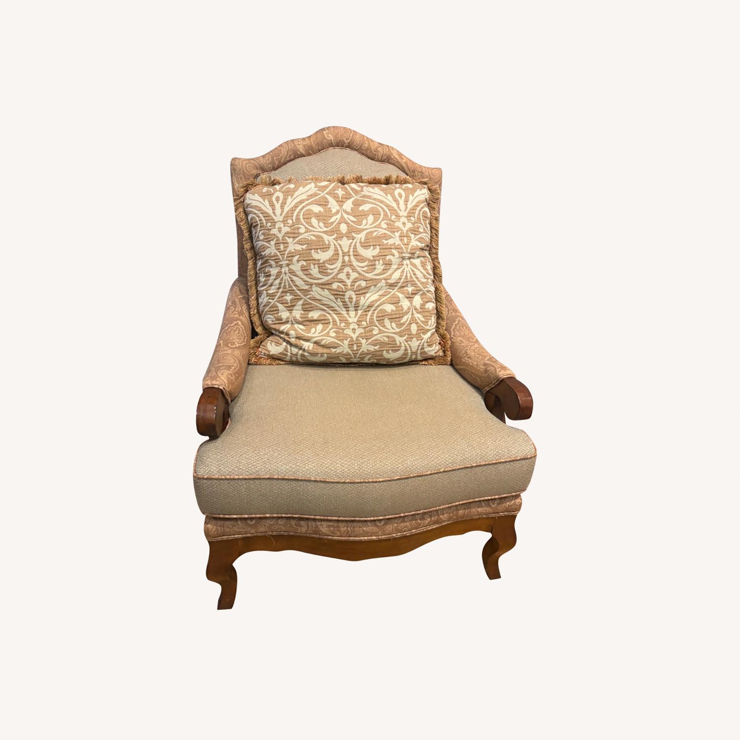 Lounge Chair - image-0