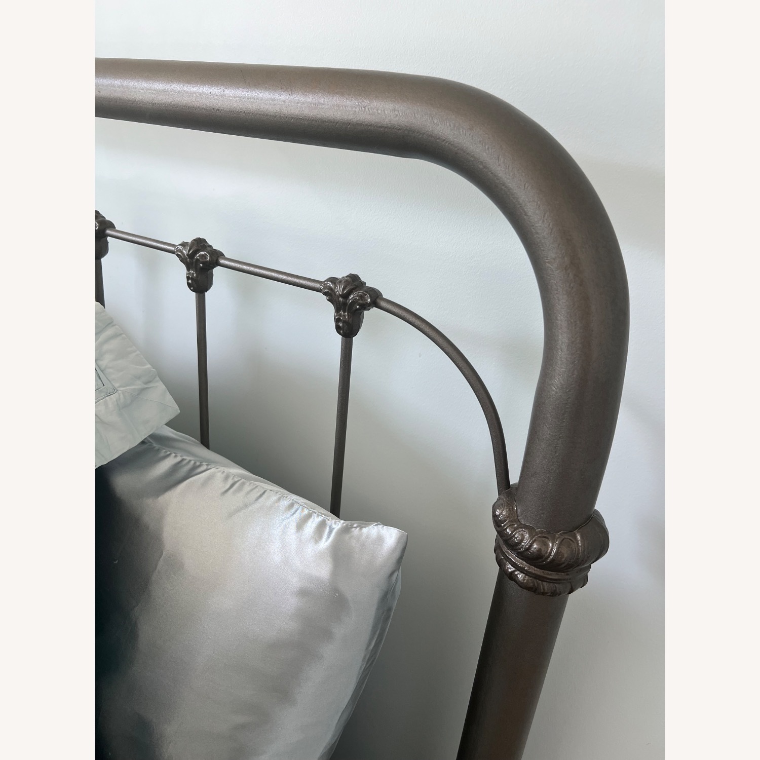 Antique Hudson Valley Grey Metal High Bed - image-4