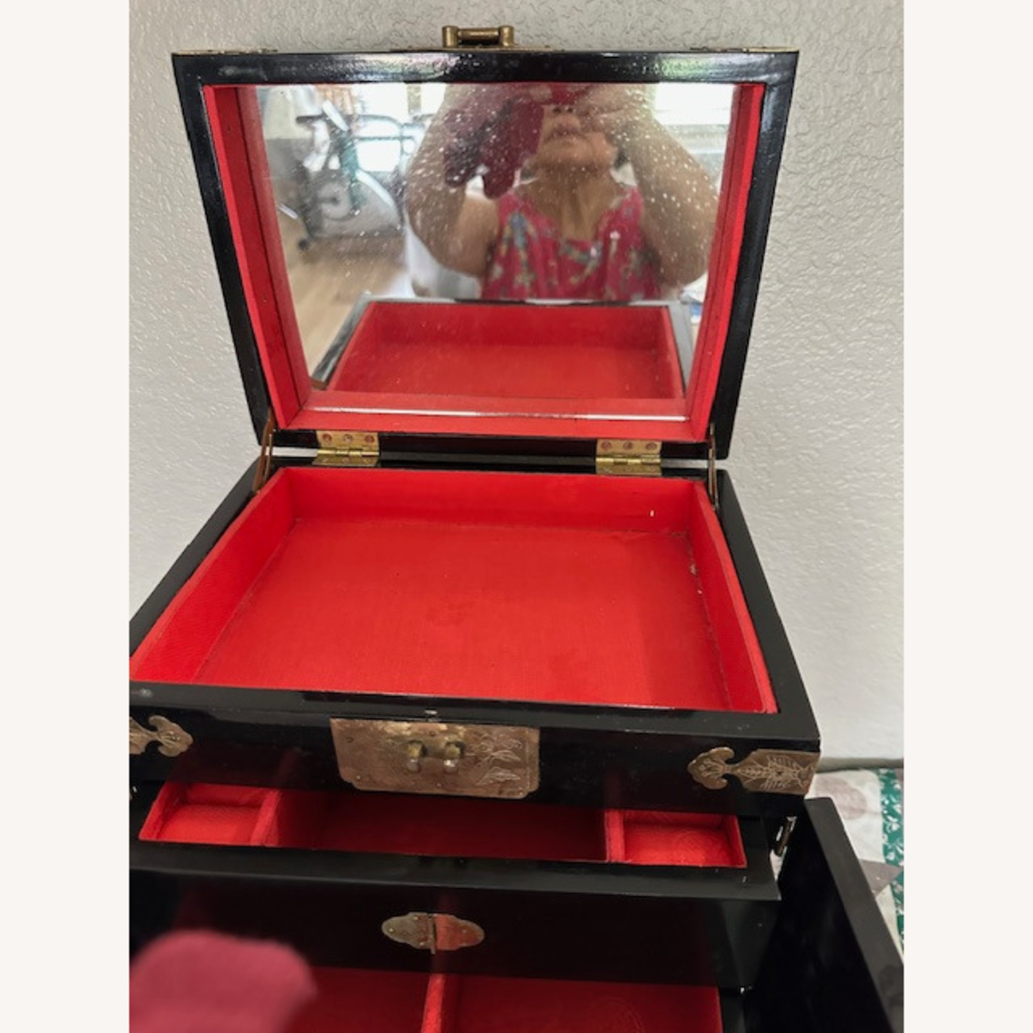 Oriental Jewelry Case - image-3