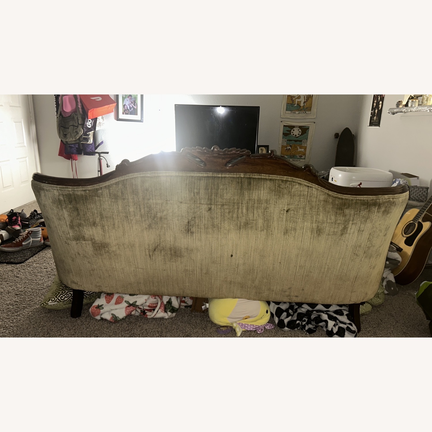 1800’s Victorian Couch - image-2