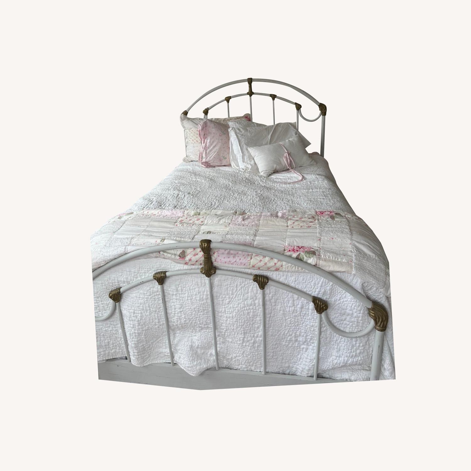 White Iron Bed - image-0