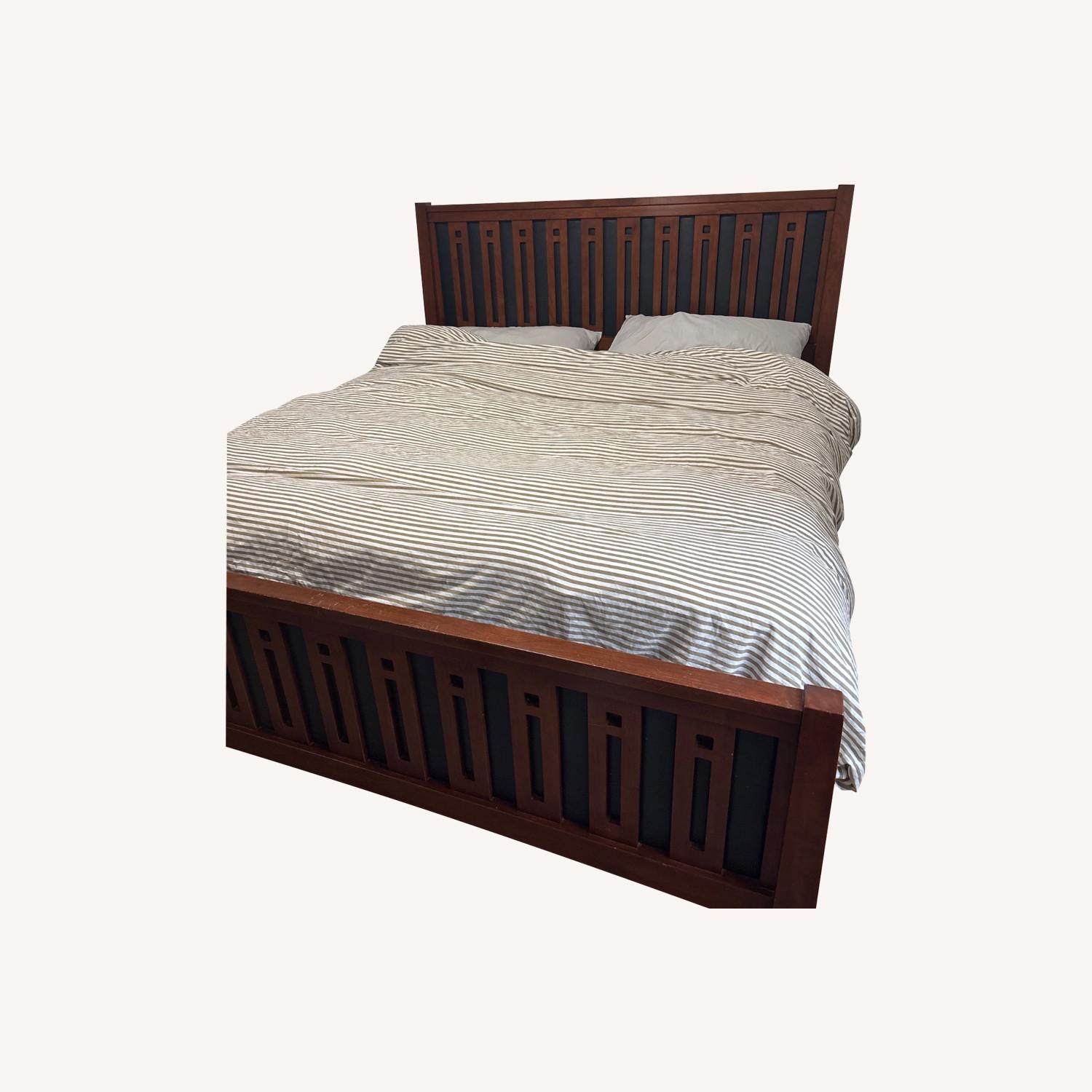 Stickley Highlands King Size Bed - image-0