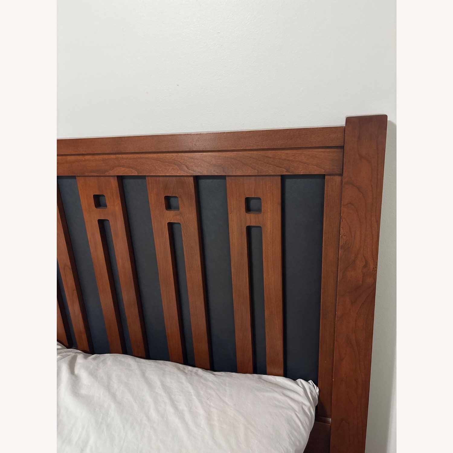 Stickley Highlands King Size Bed - image-4
