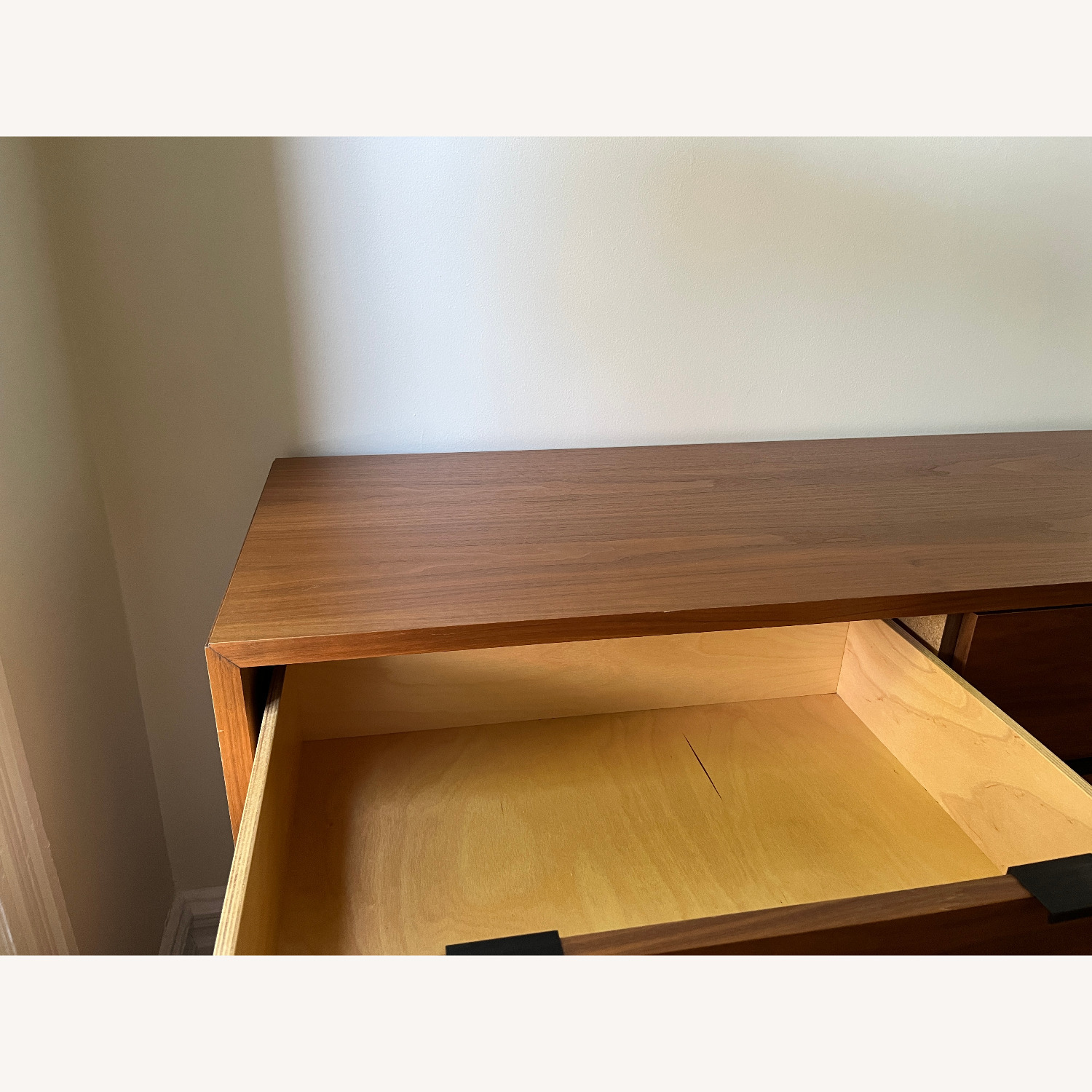 Copenhagen Eight-Drawer Dresser - image-15