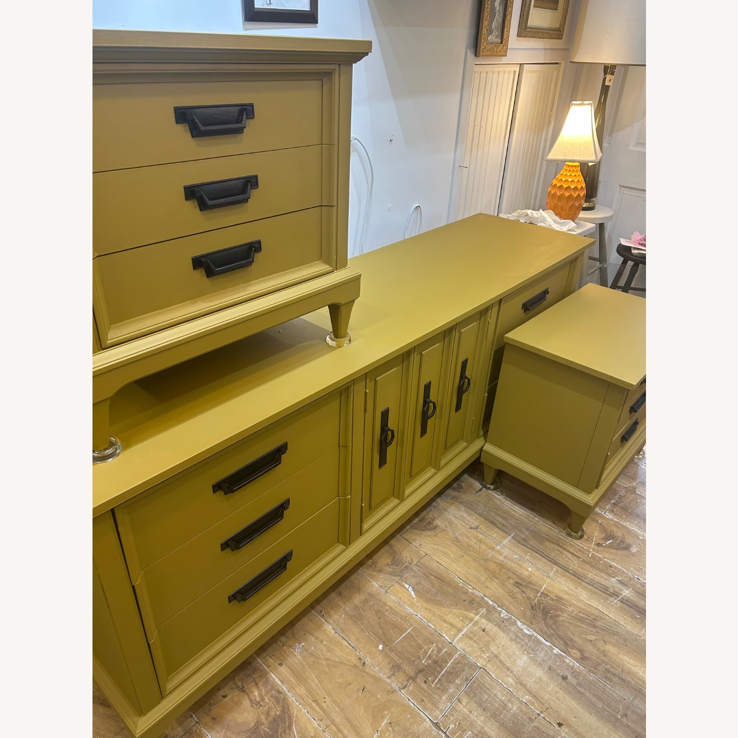Gold Dresser - image-11