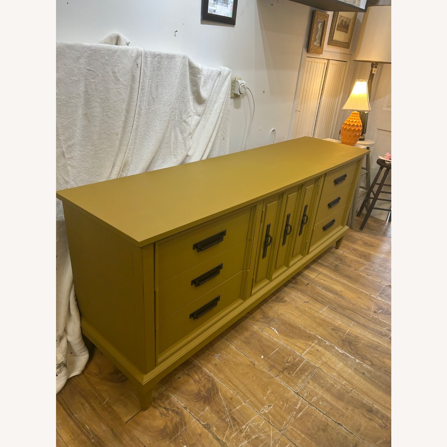 Gold Dresser - image-2