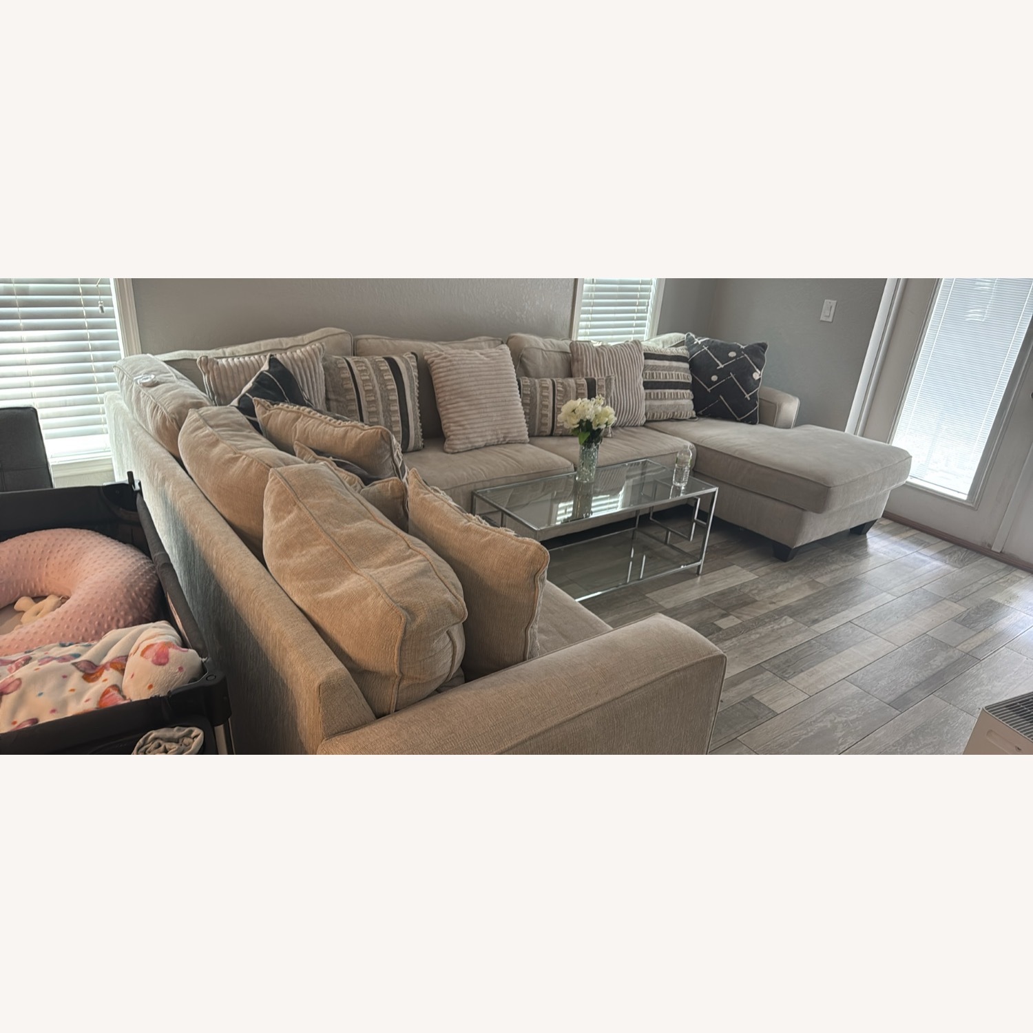 Rooms To Go Sectional - image-1