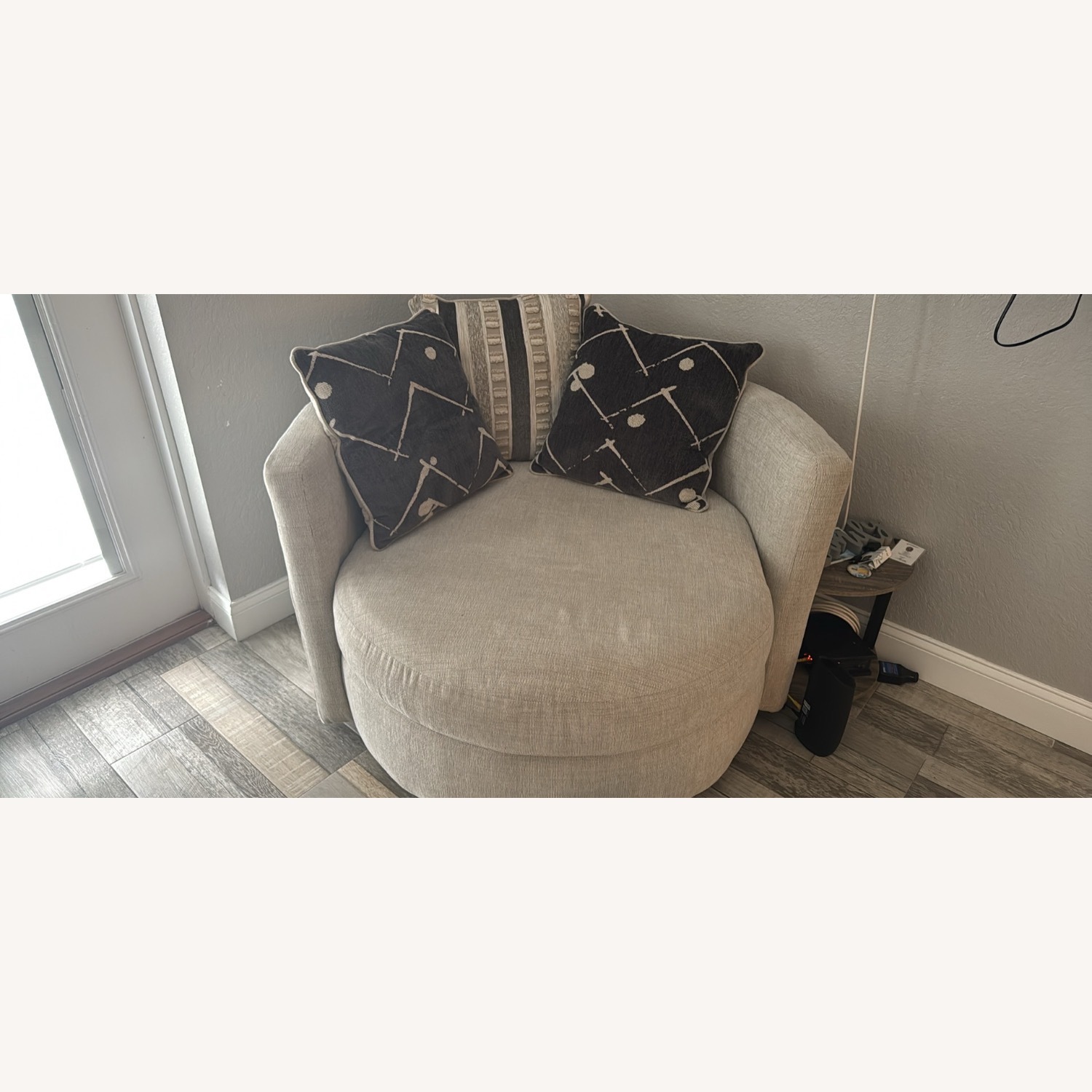 Rooms To Go Sectional - image-2