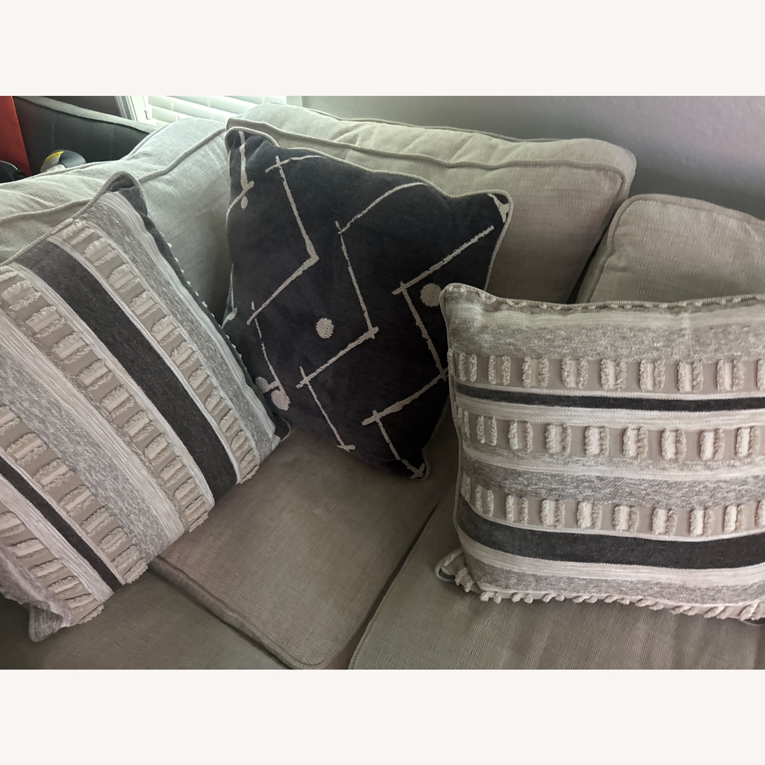 Rooms To Go Sectional - image-3