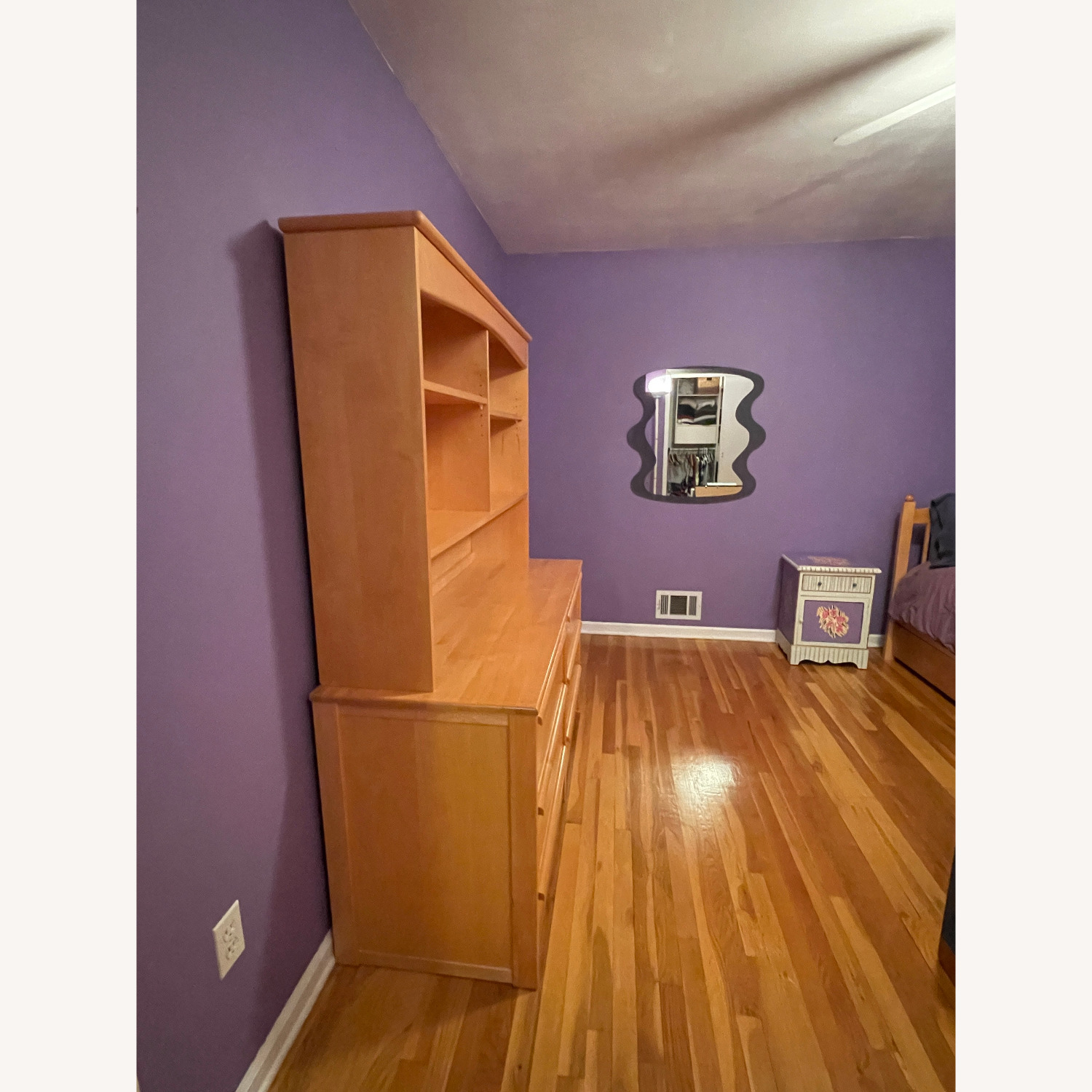 Double Dresser with Double Hutch (6 Drawers) - image-3