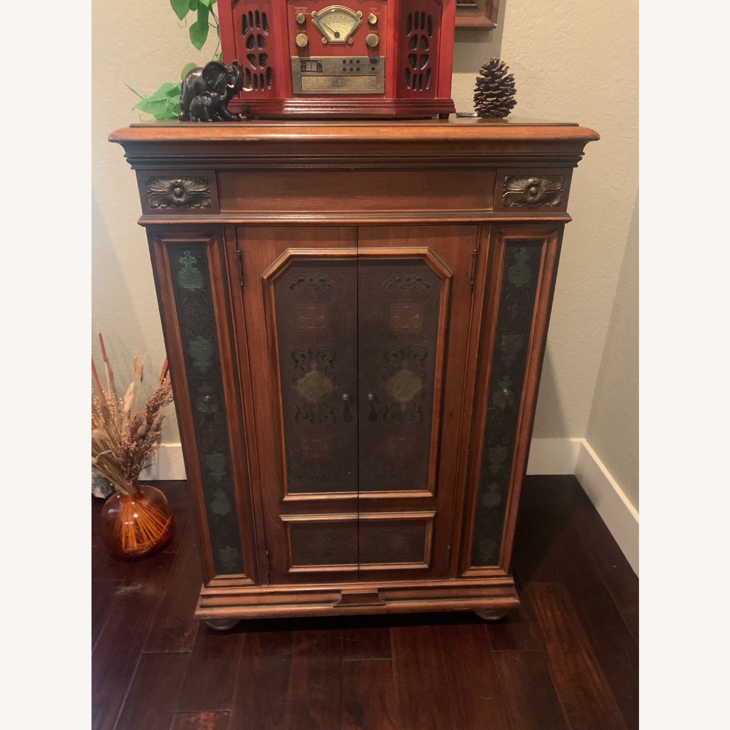 Amazing Victrole - image-1