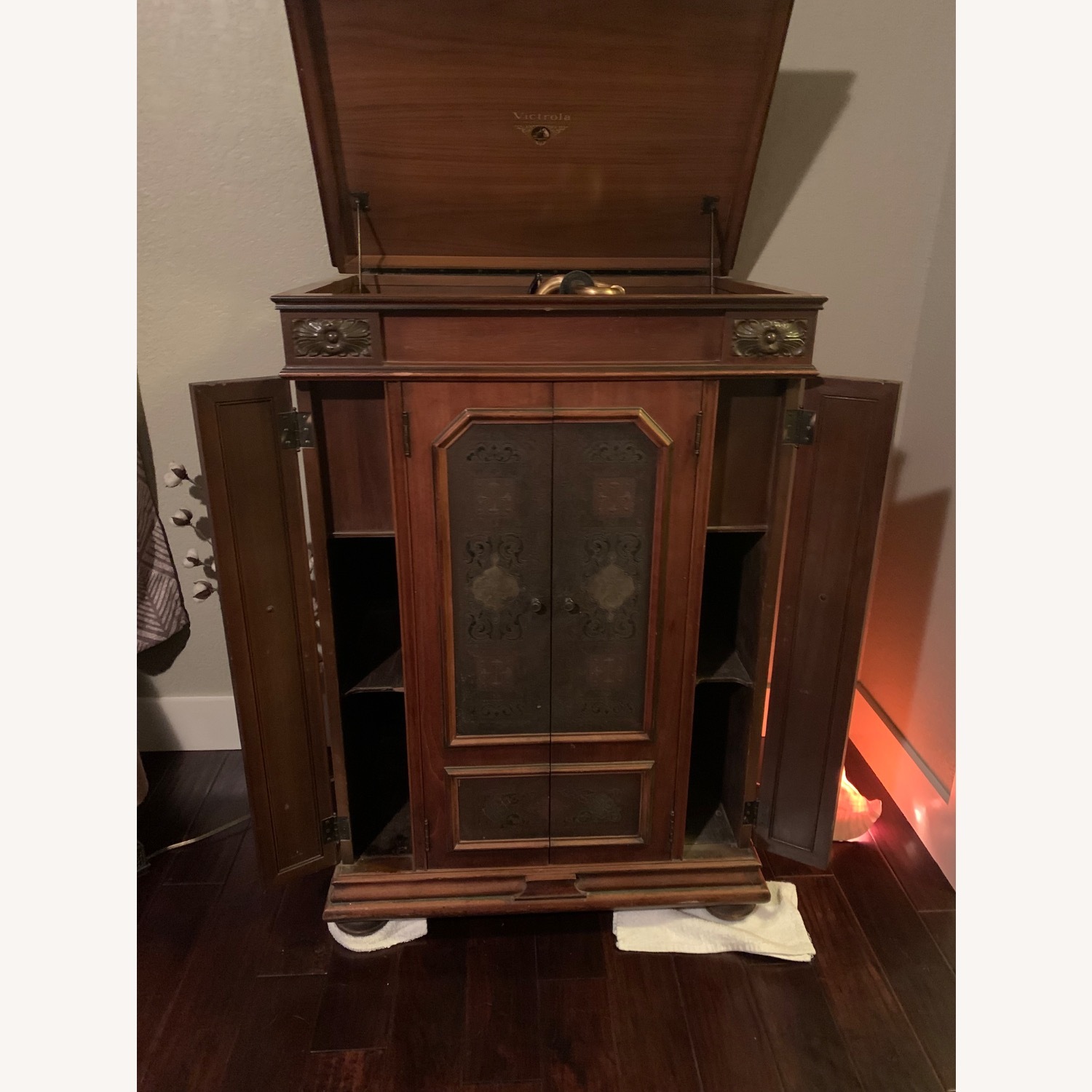 Amazing Victrole - image-2