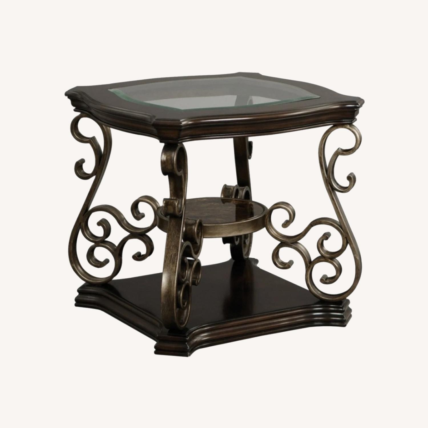 Value City Valencia End Table - image-0