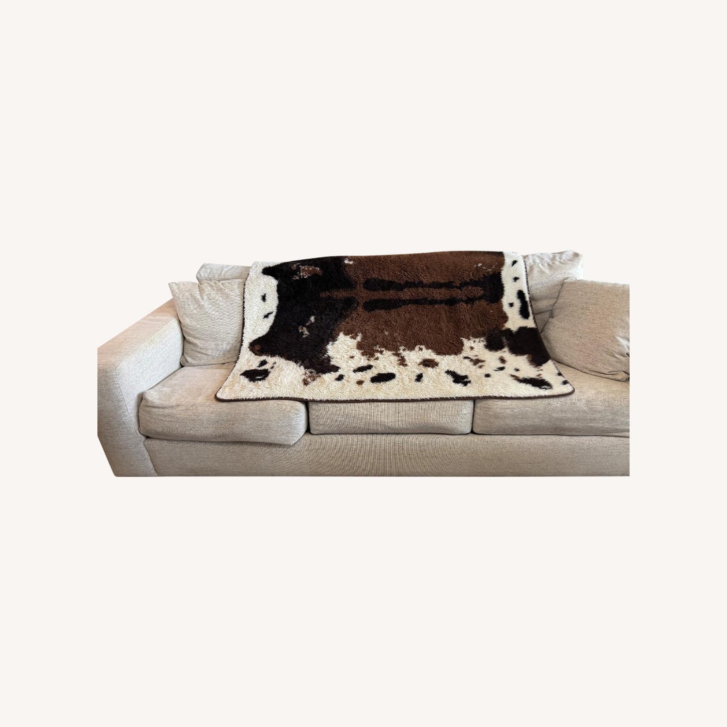 Swank Dallas Custom Love Seat - image-0