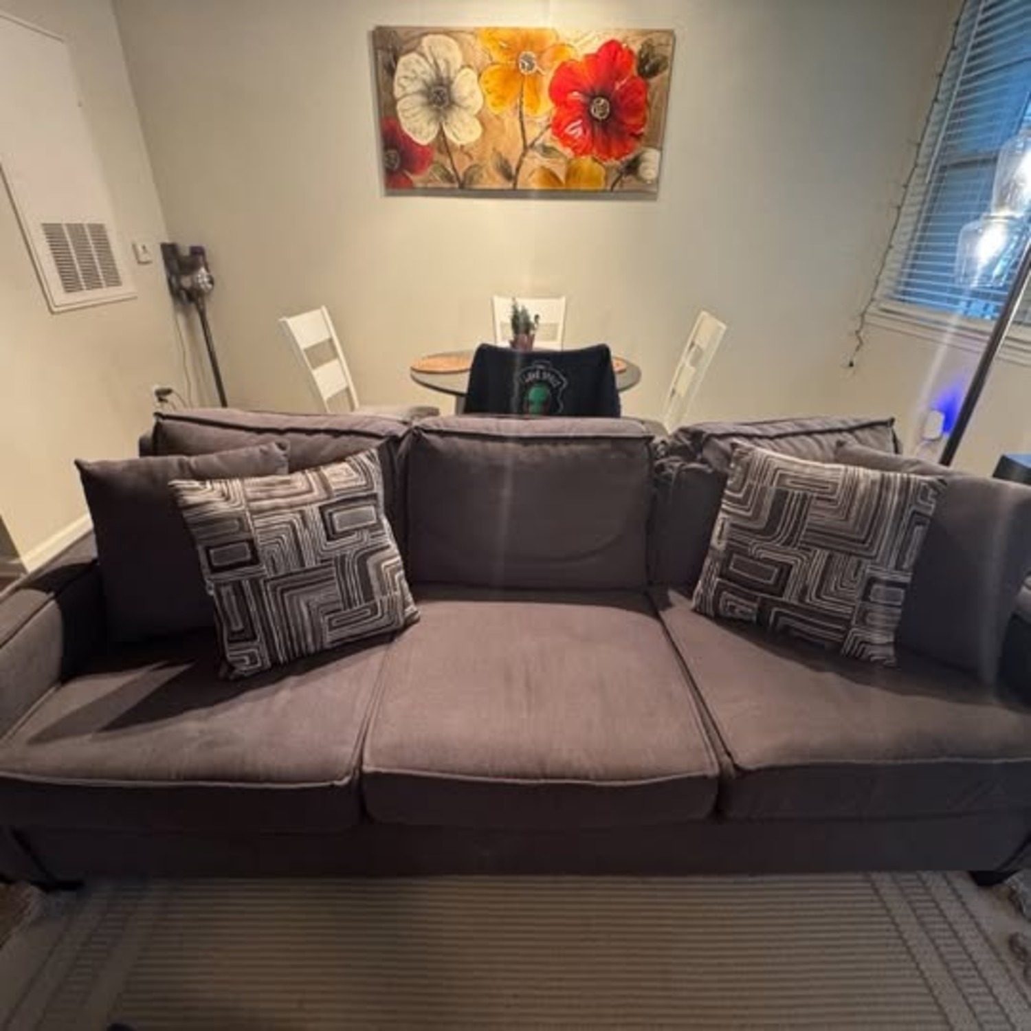 Raymour & Flanigan 3-seater sofa - image-1