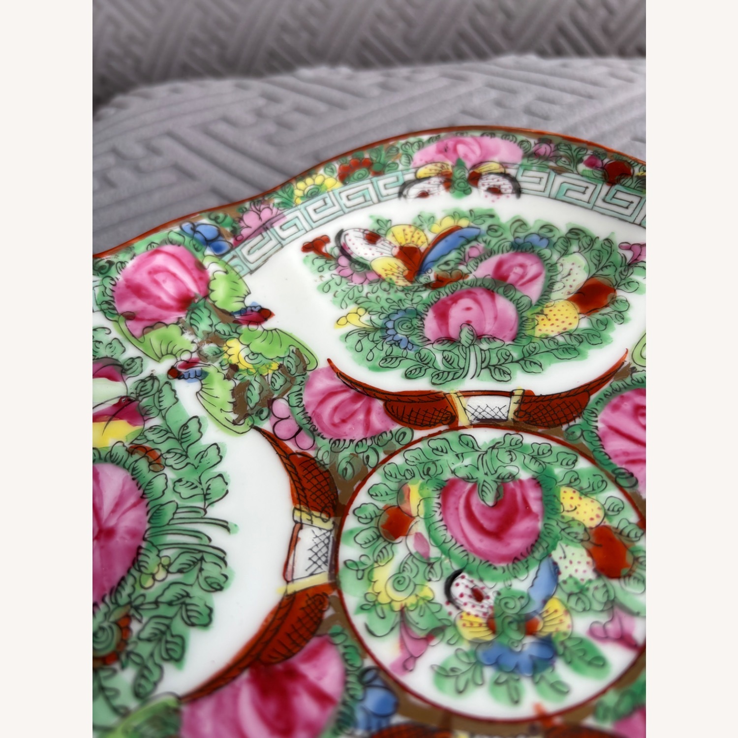 Vintage Rose Medallion Footed Dish / Vase - image-16