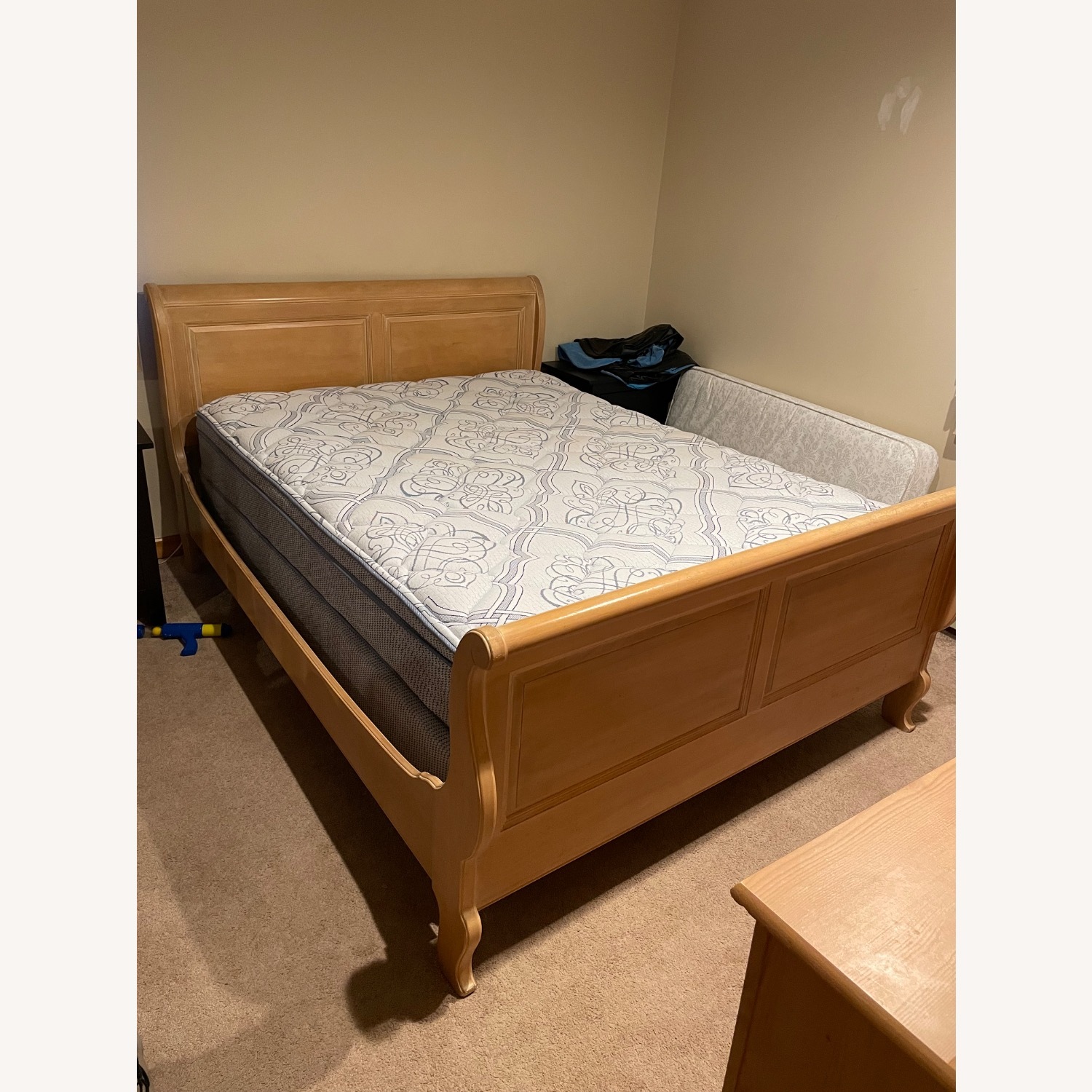 Ethan Allen Queen Sleigh Bed with Lingerie Chest - image-2