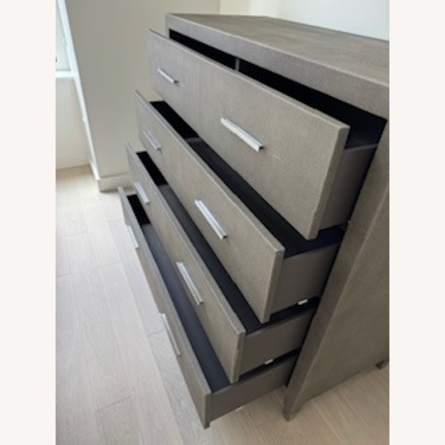 Graydon Shagreen 5-drawer Dresser - image-4