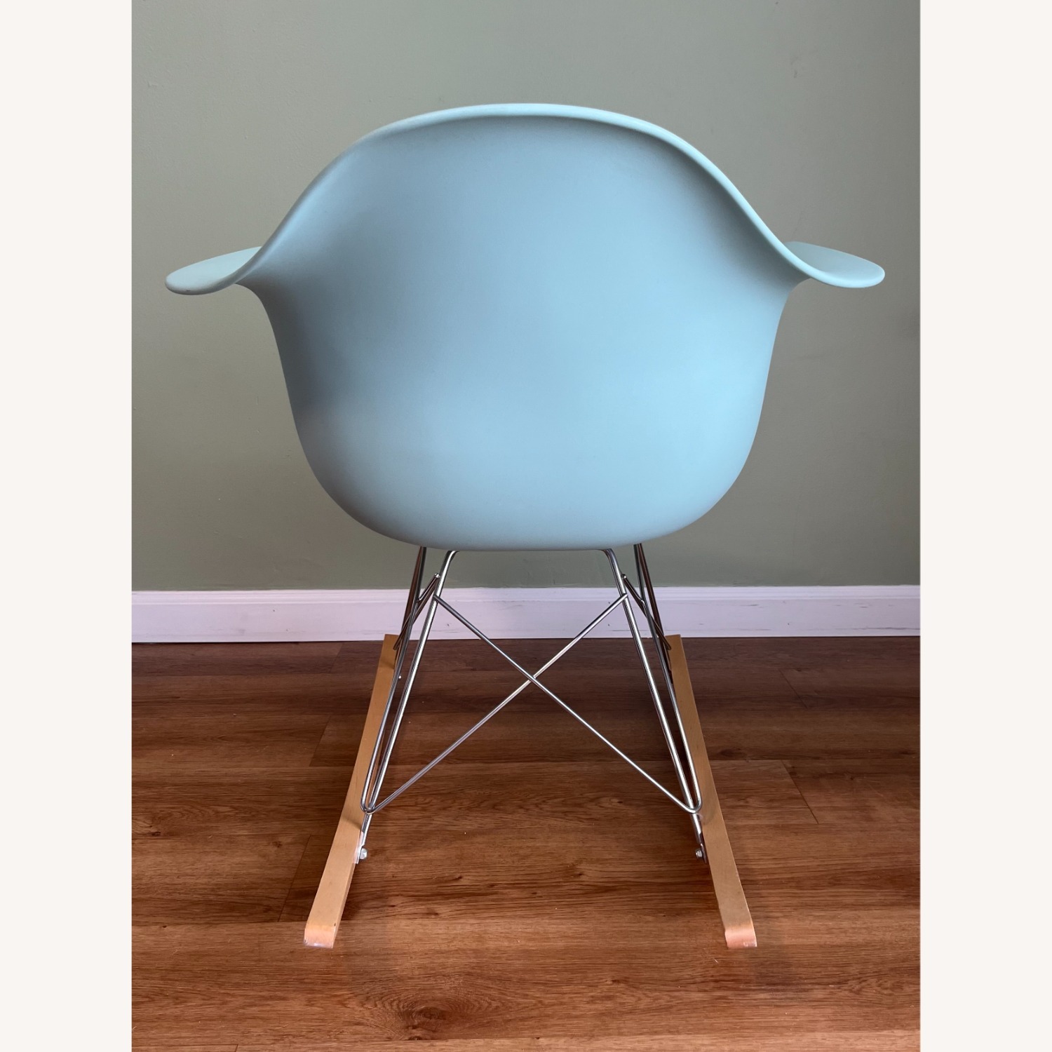 Herman Miller Eamesロッキングチェア Herman Miller Eames Molded Rocking Chair - AptDeco