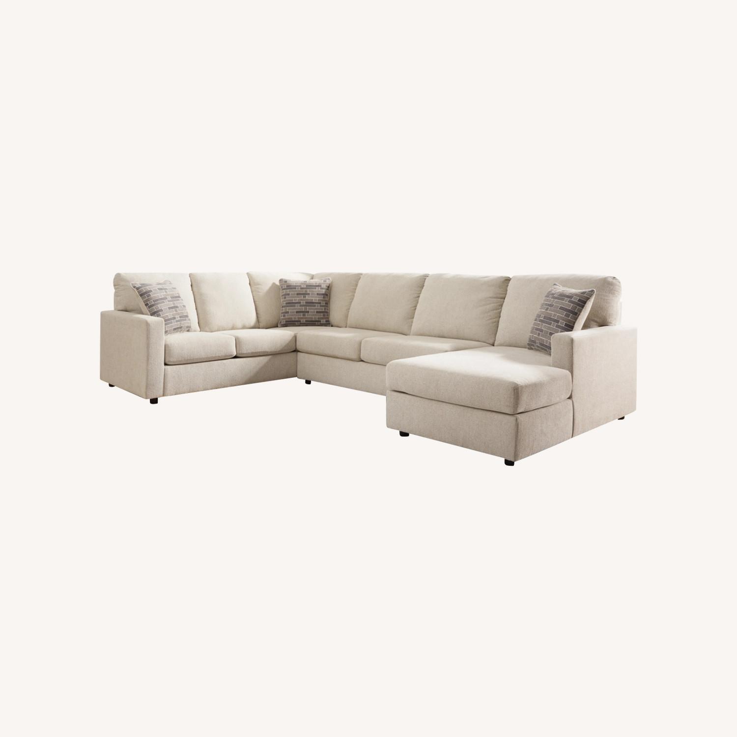Edenfield 3-Piece Sectional with Chaise - image-0