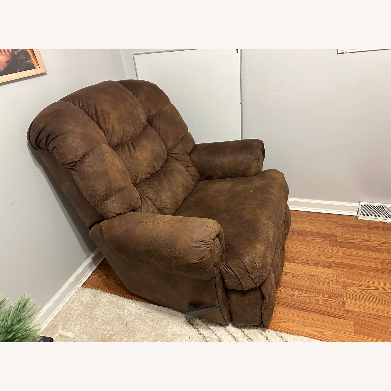 Super Comfy Master Reclining Rocker - image-3