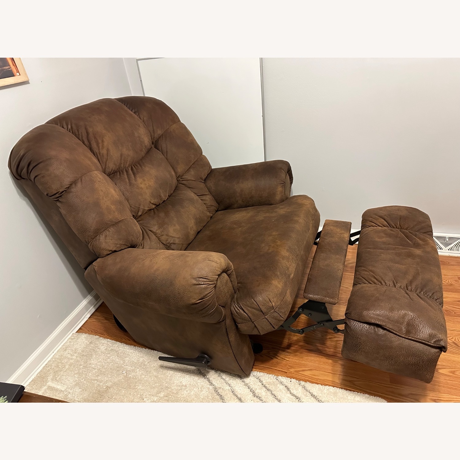 Super Comfy Master Reclining Rocker - image-1