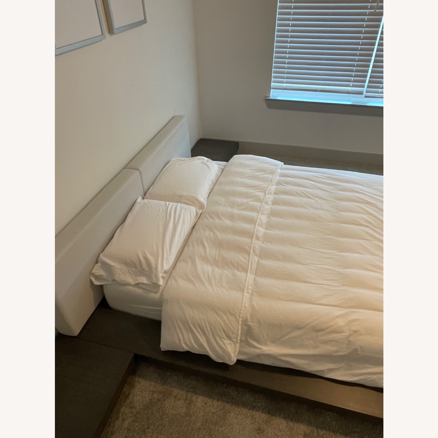 Wade Logan Queen Modern Platform Bed - image-5