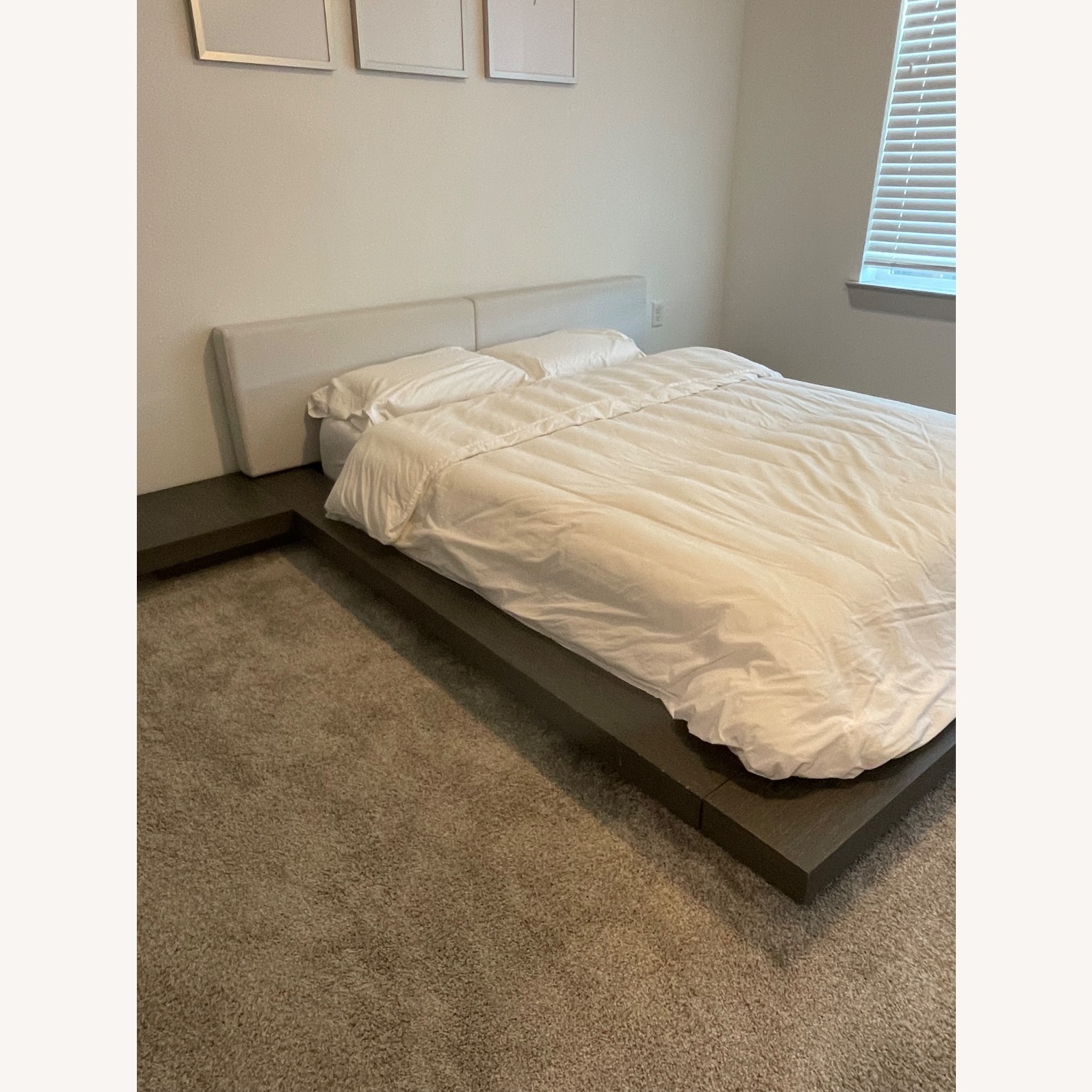 Wade Logan Queen Modern Platform Bed - image-4