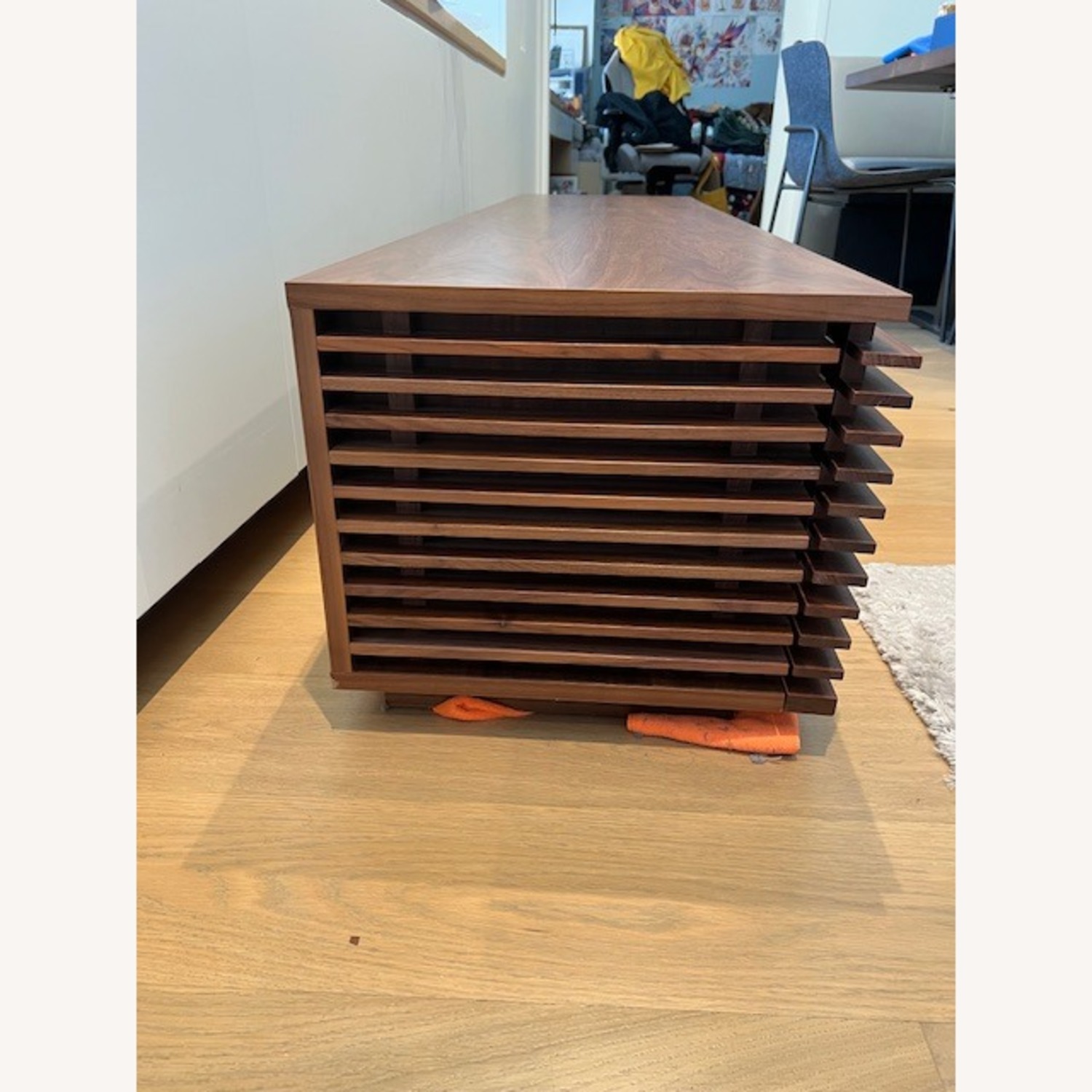 Line Media Console 70" - image-2