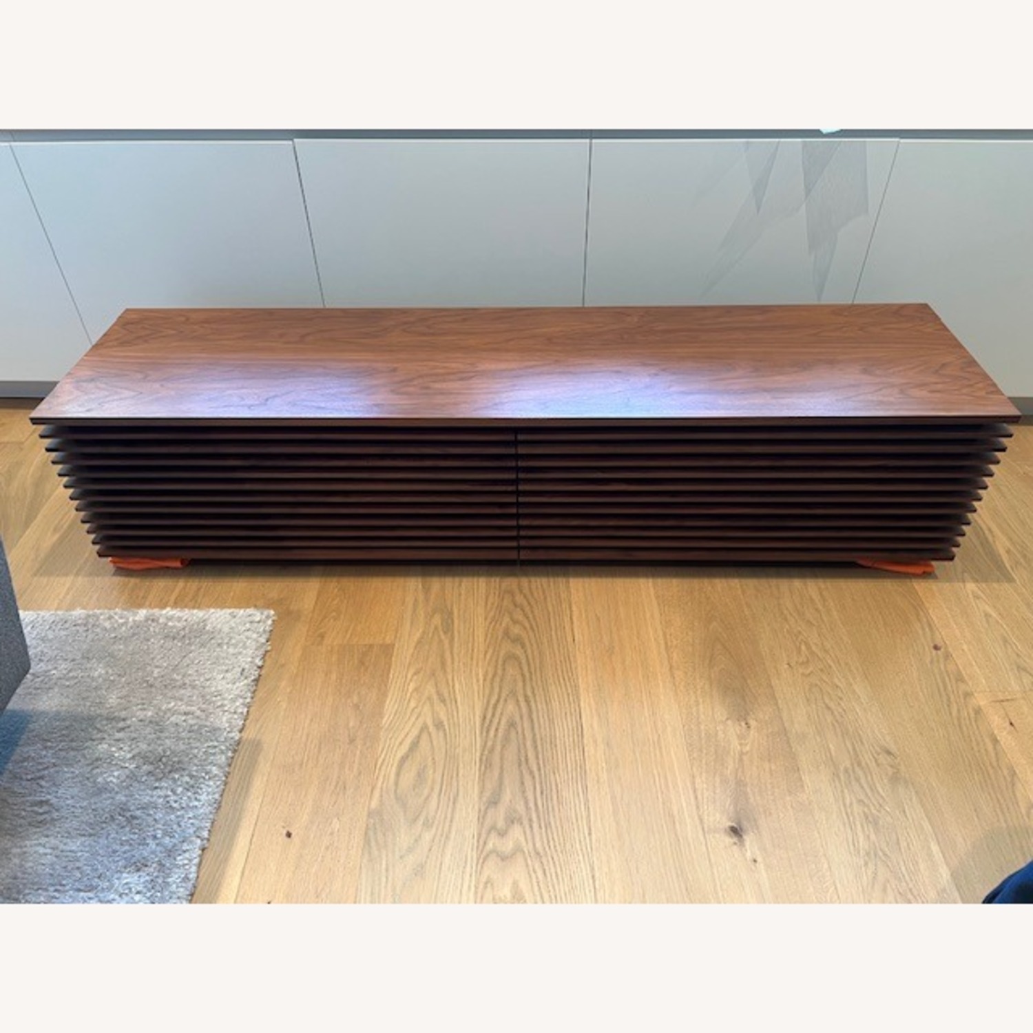 Line Media Console 70" - image-1